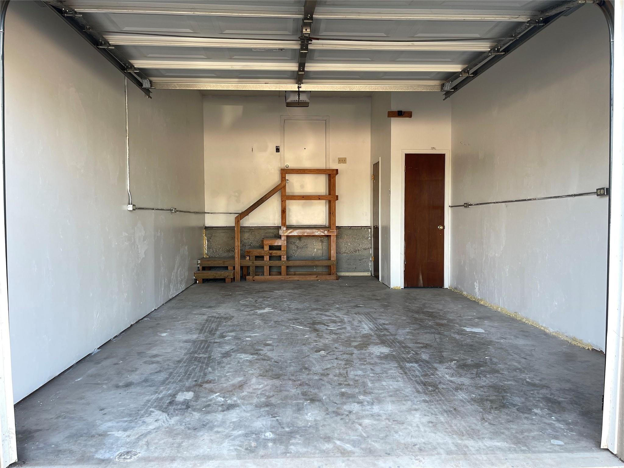 1925 Castle Gate Cir, San Marcos, TX 78666