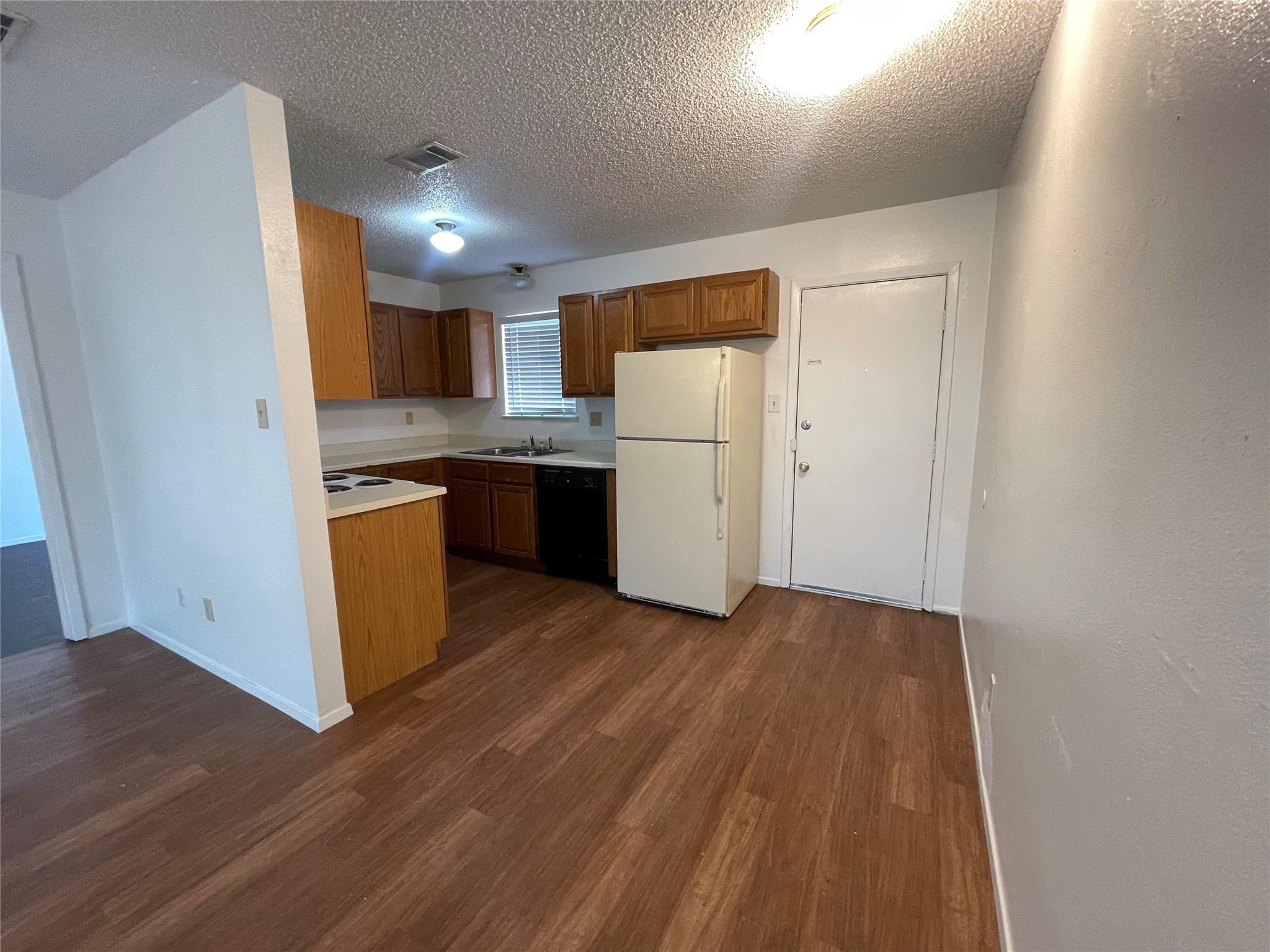 1925 Castle Gate Cir, San Marcos, TX 78666