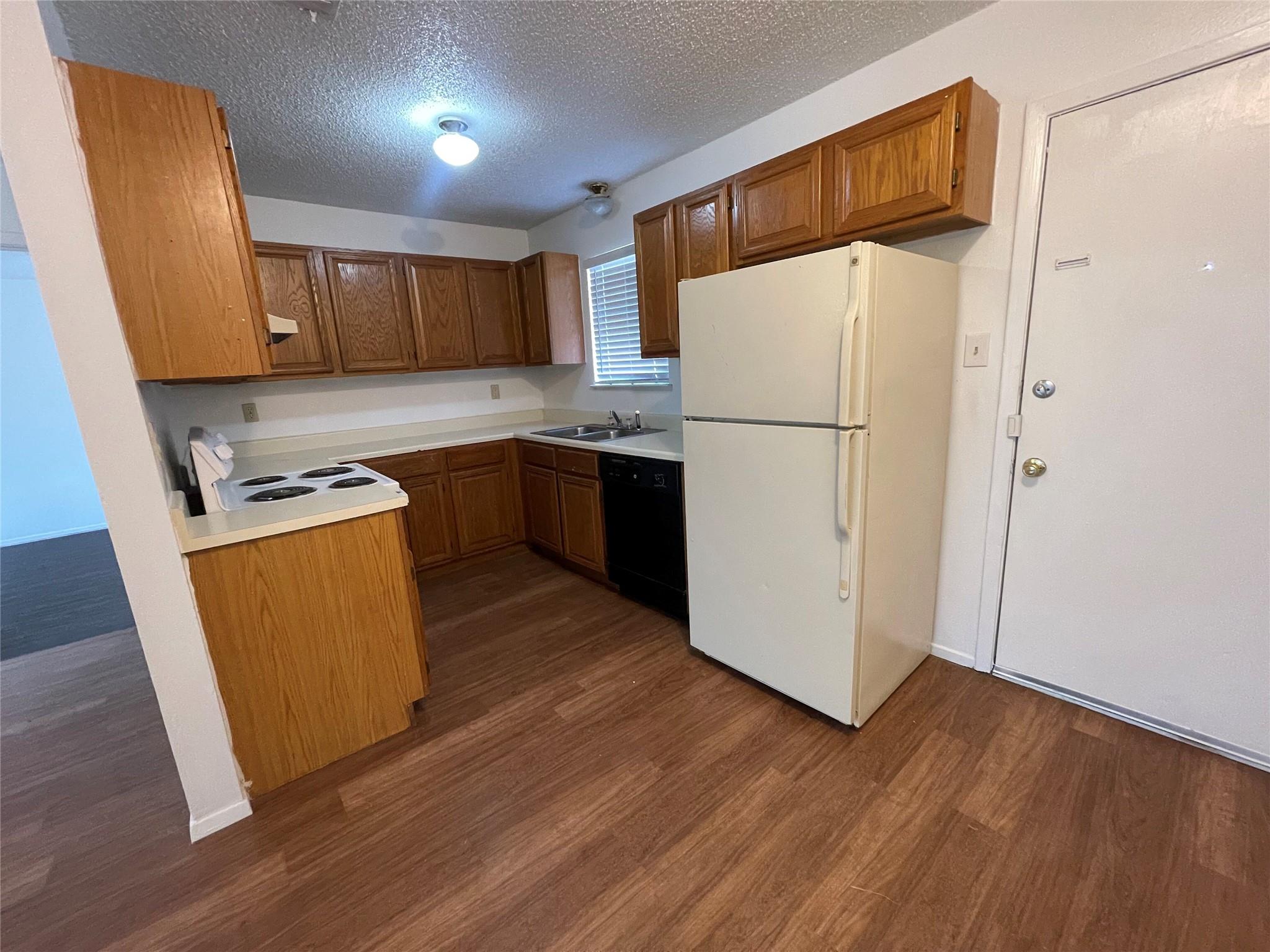 1925 Castle Gate Cir, San Marcos, TX 78666