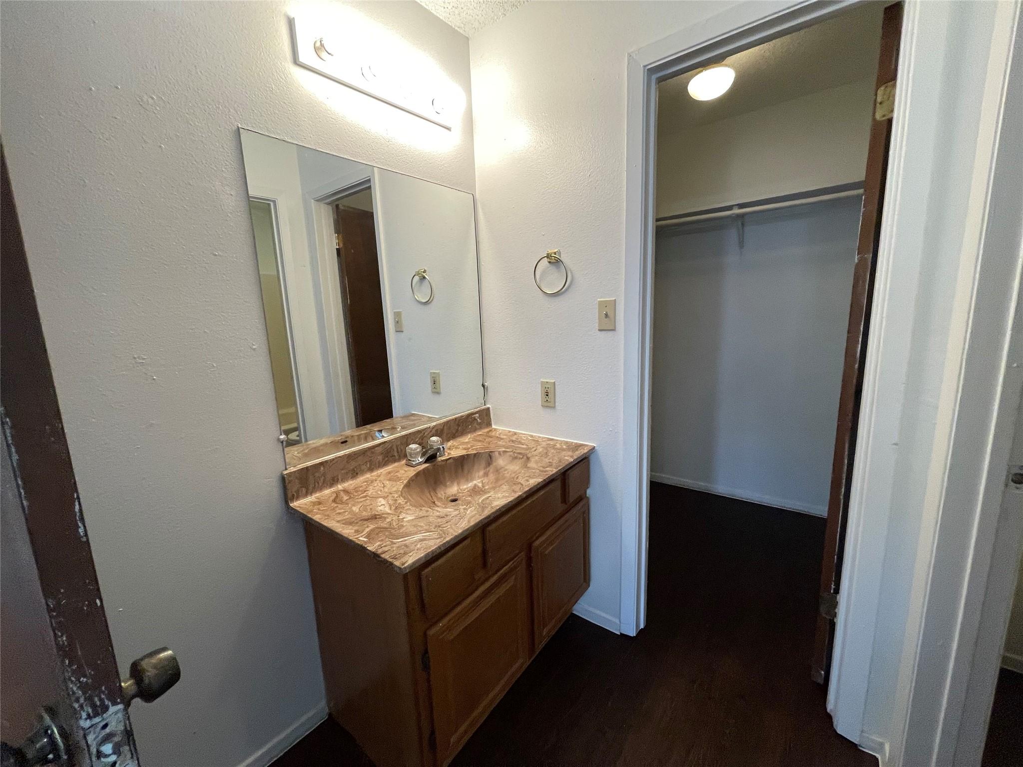 1925 Castle Gate Cir, San Marcos, TX 78666