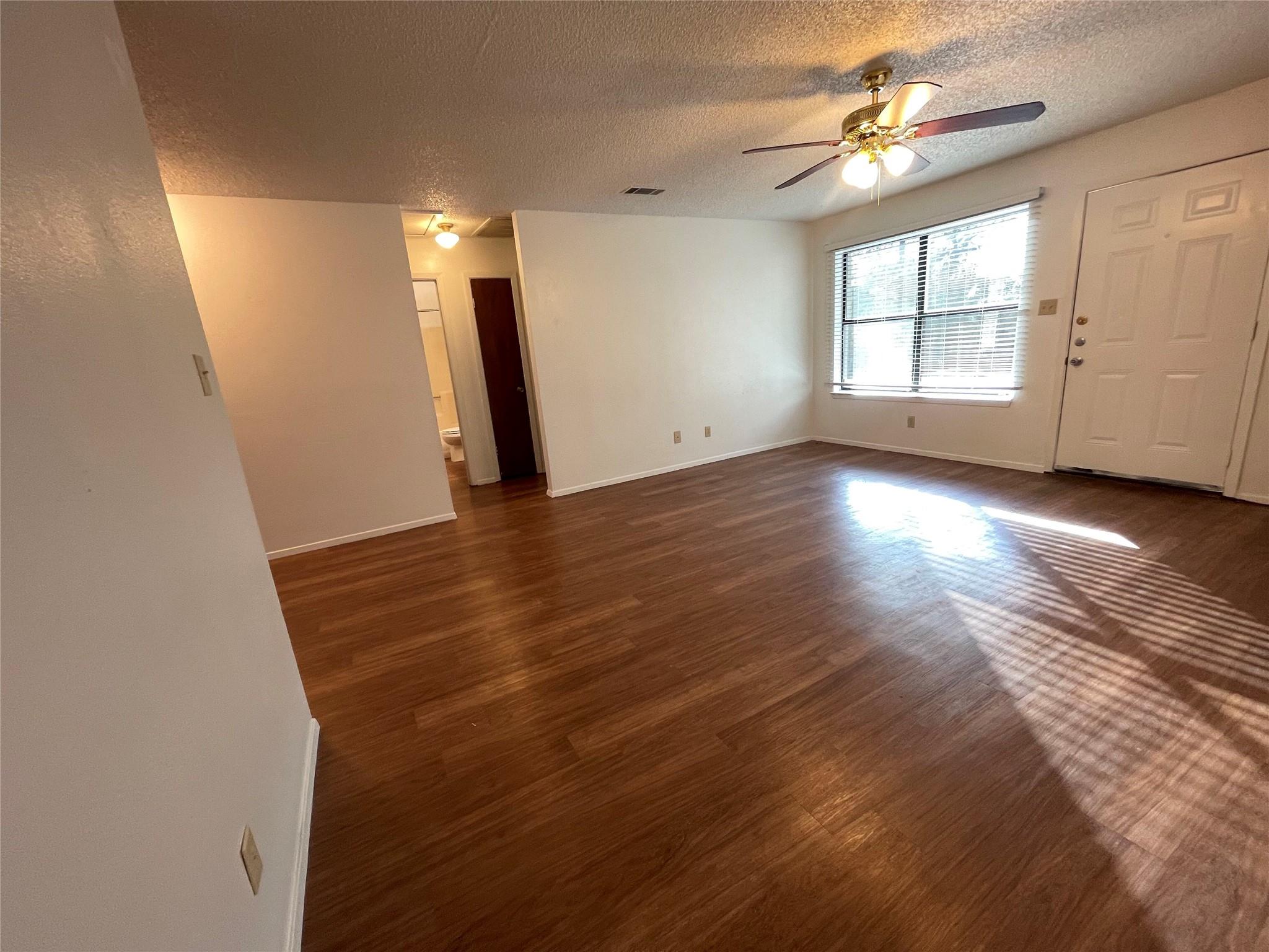 1925 Castle Gate Cir, San Marcos, TX 78666