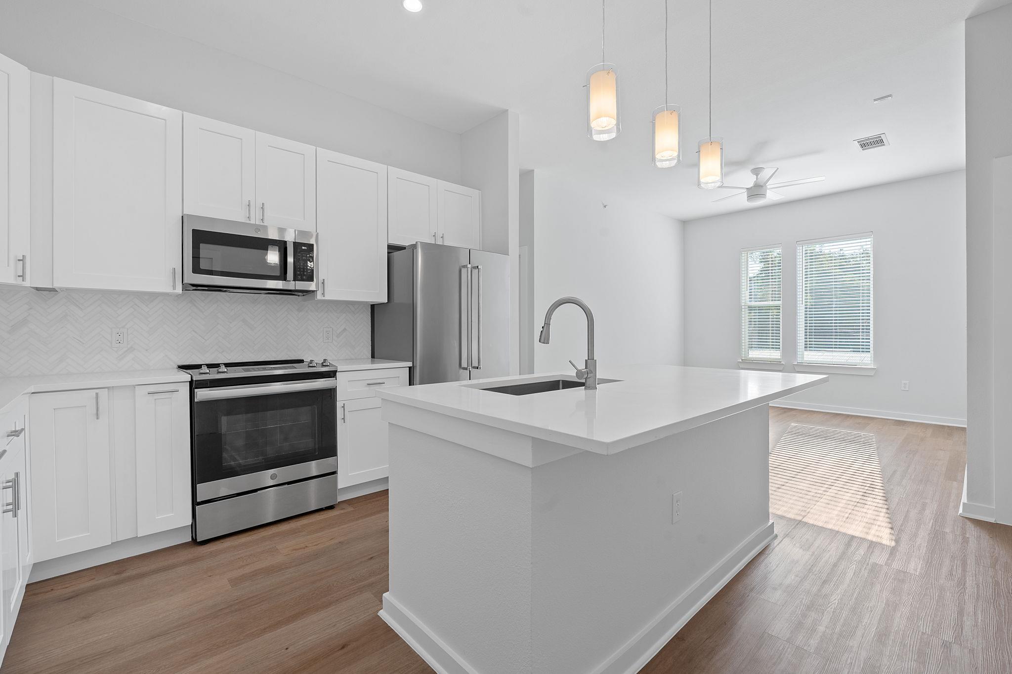 1900 BARTON SPRINGS Rd # 2019, Austin, TX 78704