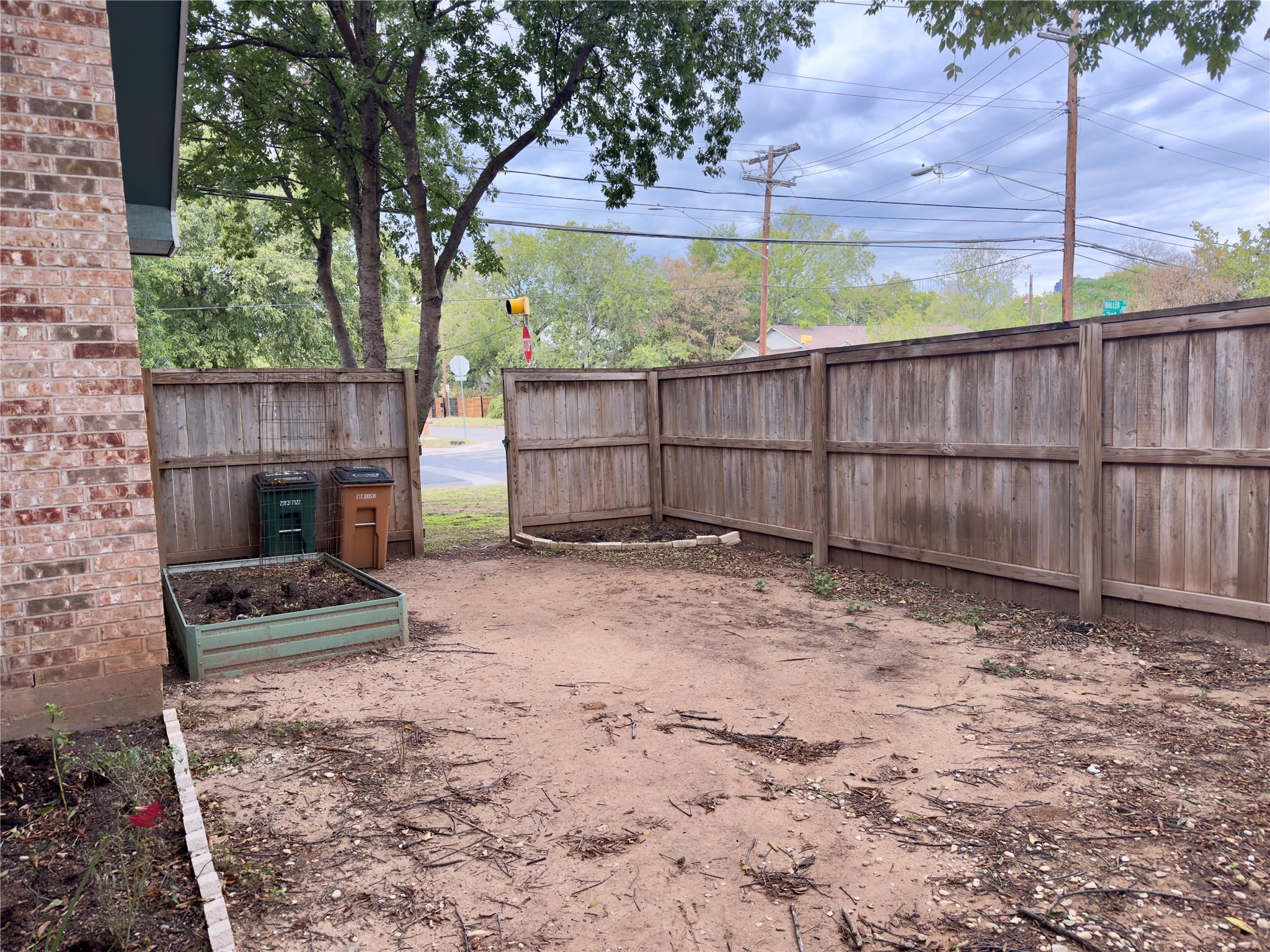 115 Waller # A, Austin, TX 78702