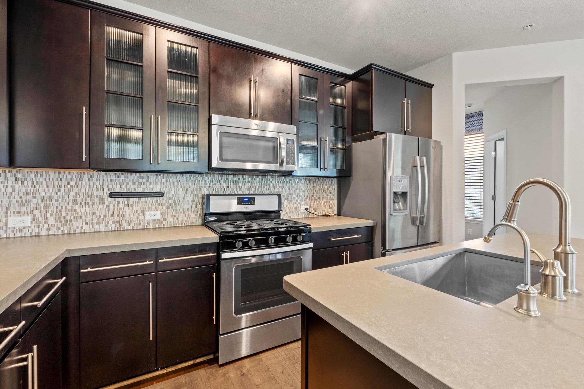 7220 Wyoming Springs Dr # 104, Round Rock, TX 78681