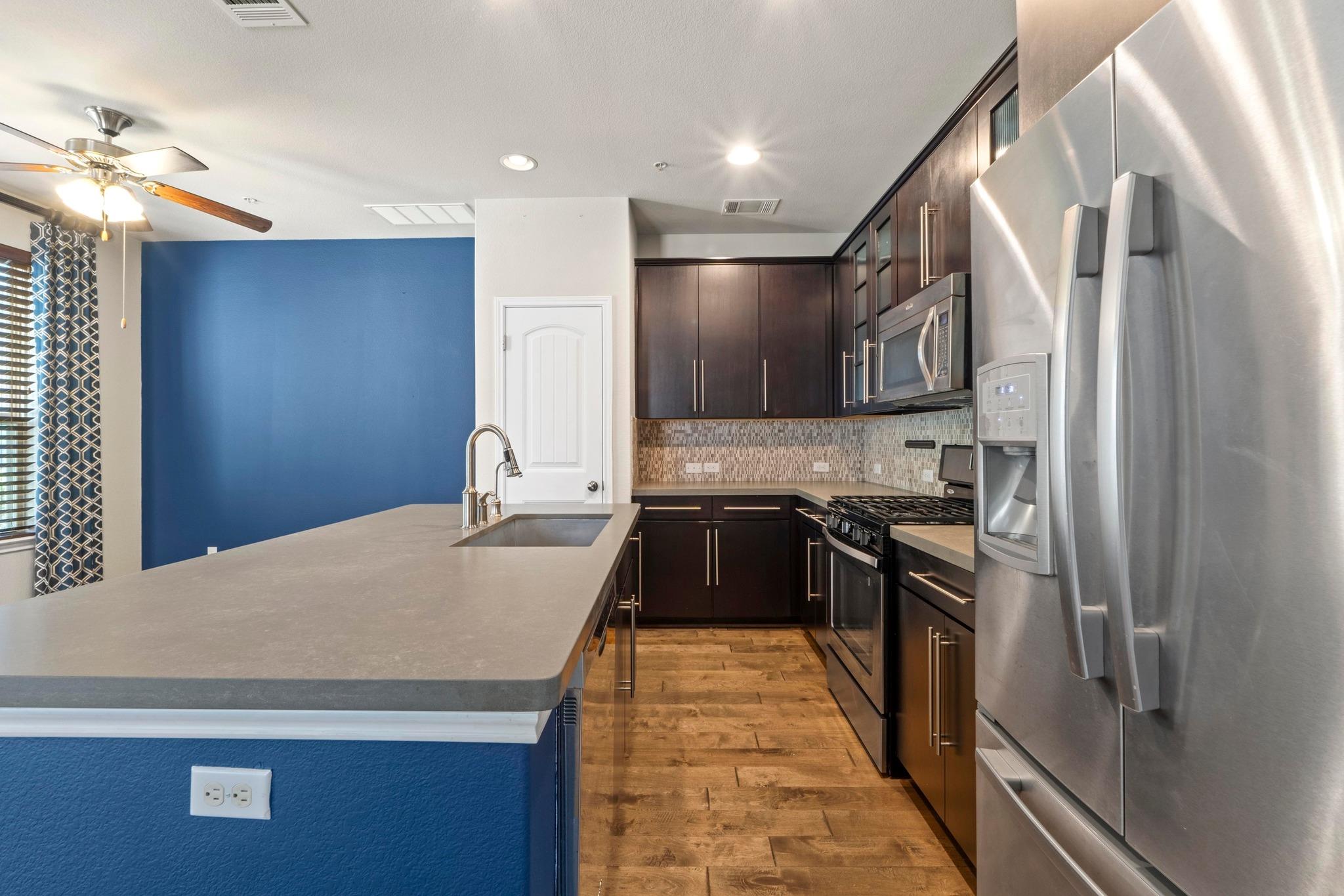 7220 Wyoming Springs Dr # 104, Round Rock, TX 78681