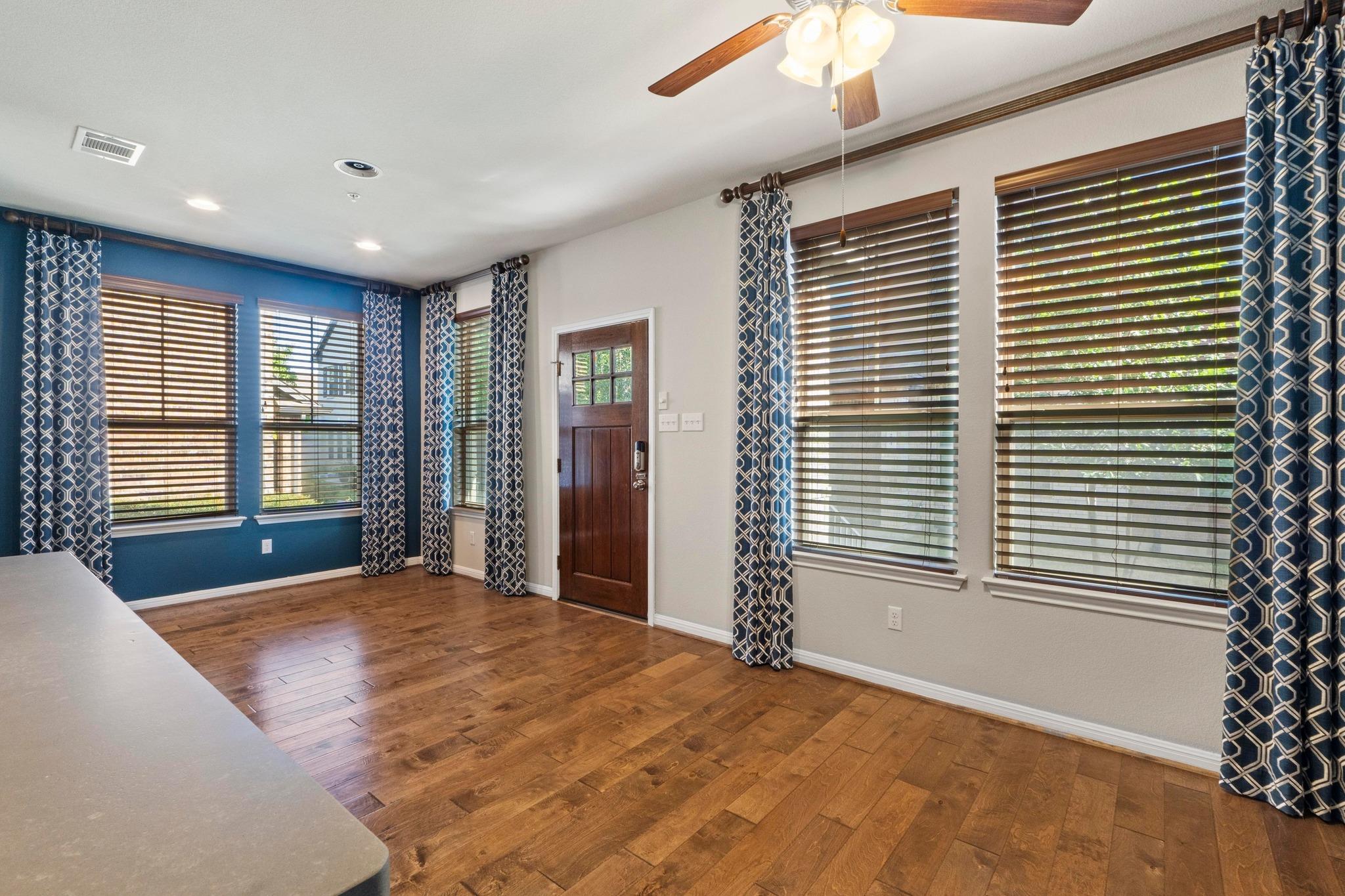 7220 Wyoming Springs Dr # 104, Round Rock, TX 78681