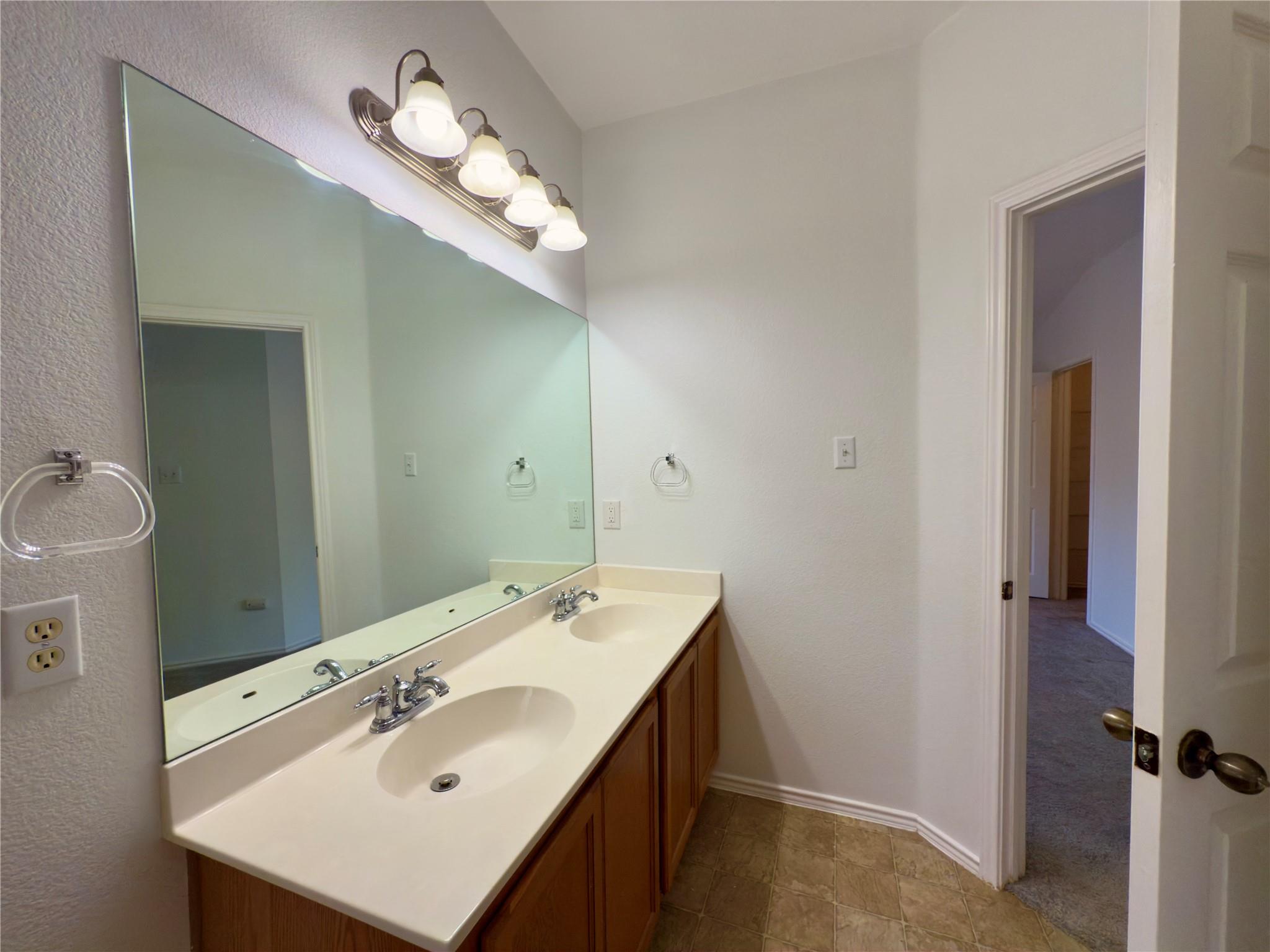 10317 Laredo Dr, Austin, TX 78748