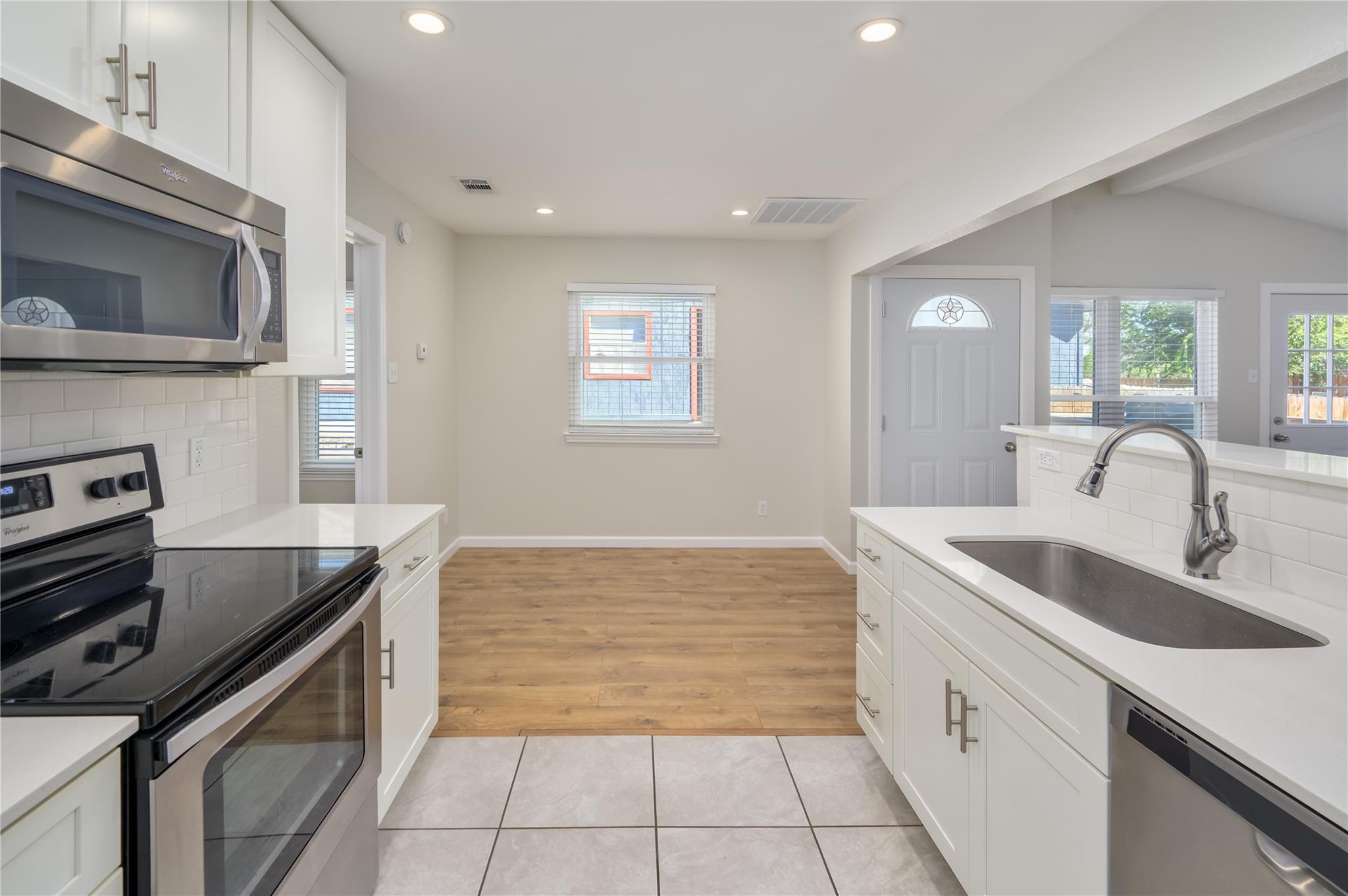 520 Cutty Trl, Lakeway, TX 78734