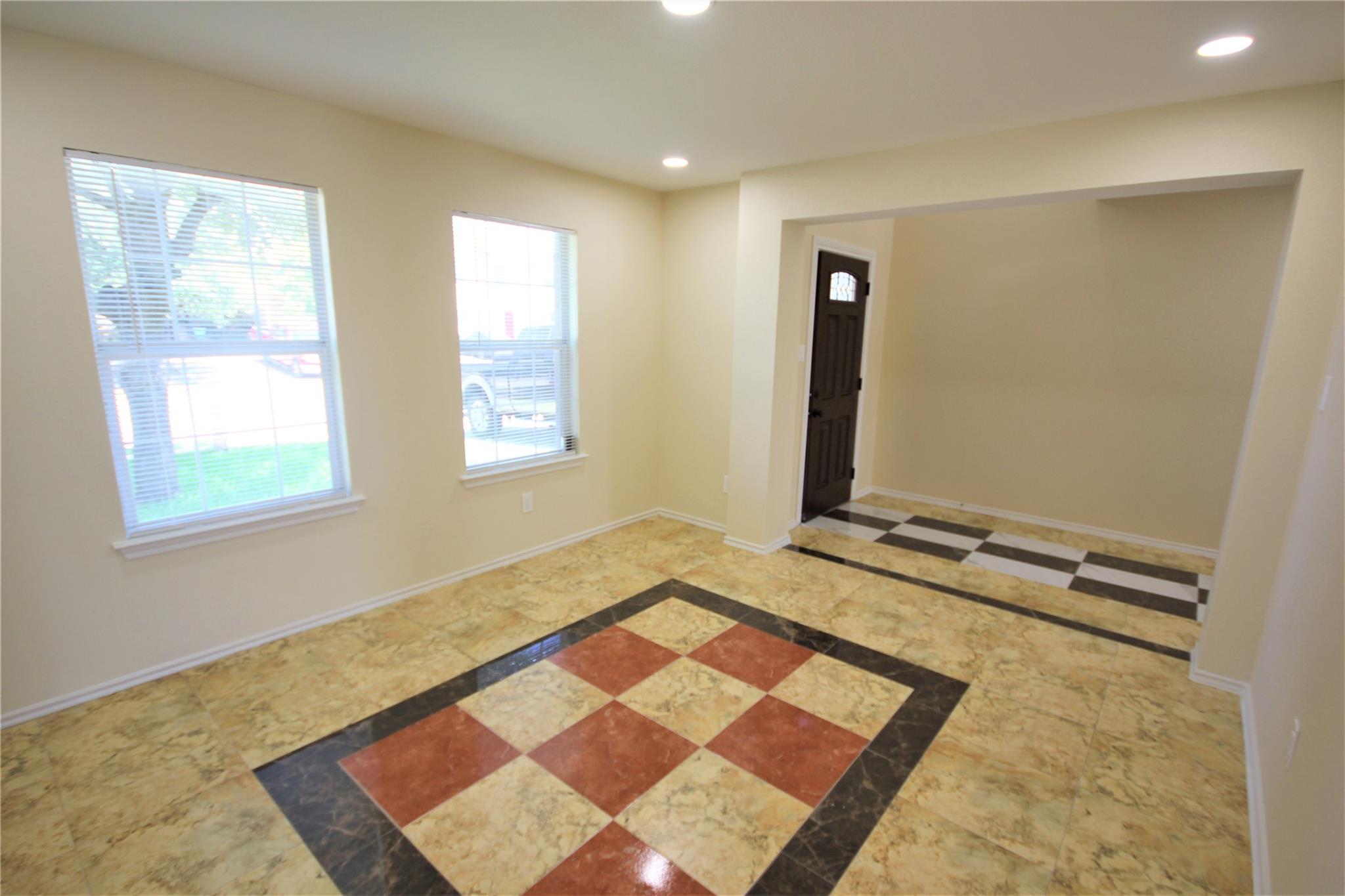 205 Rinehardt St, Hutto, TX 78634