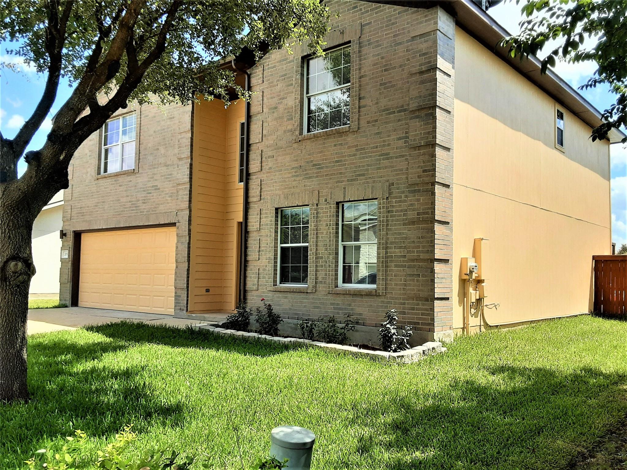 205 Rinehardt St, Hutto, TX 78634