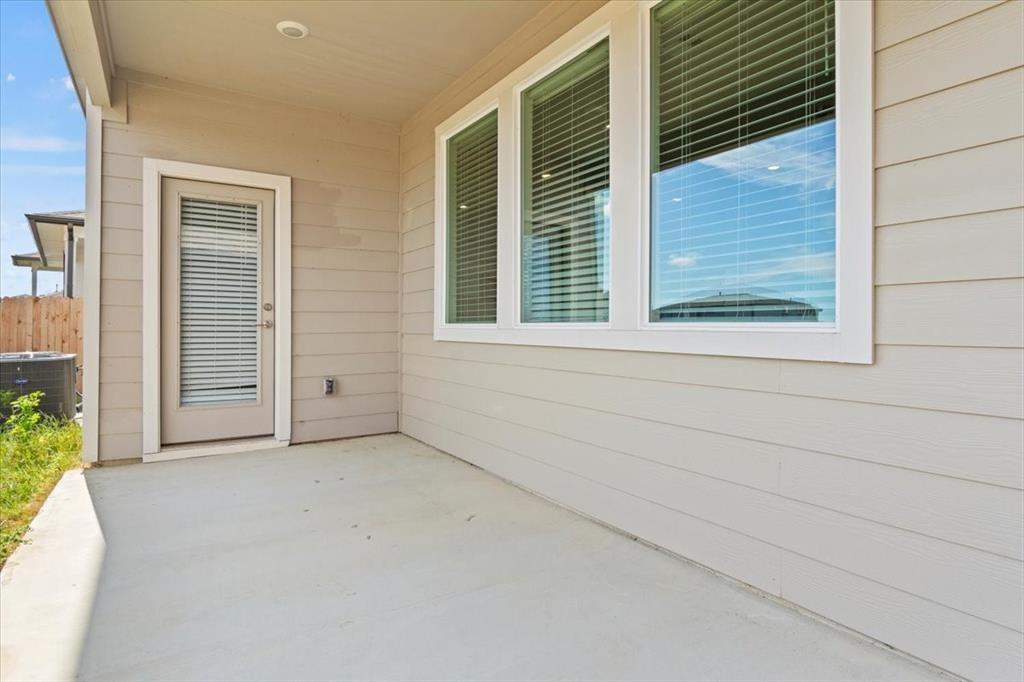 530 Wilshire Rd, San Marcos, TX 78666