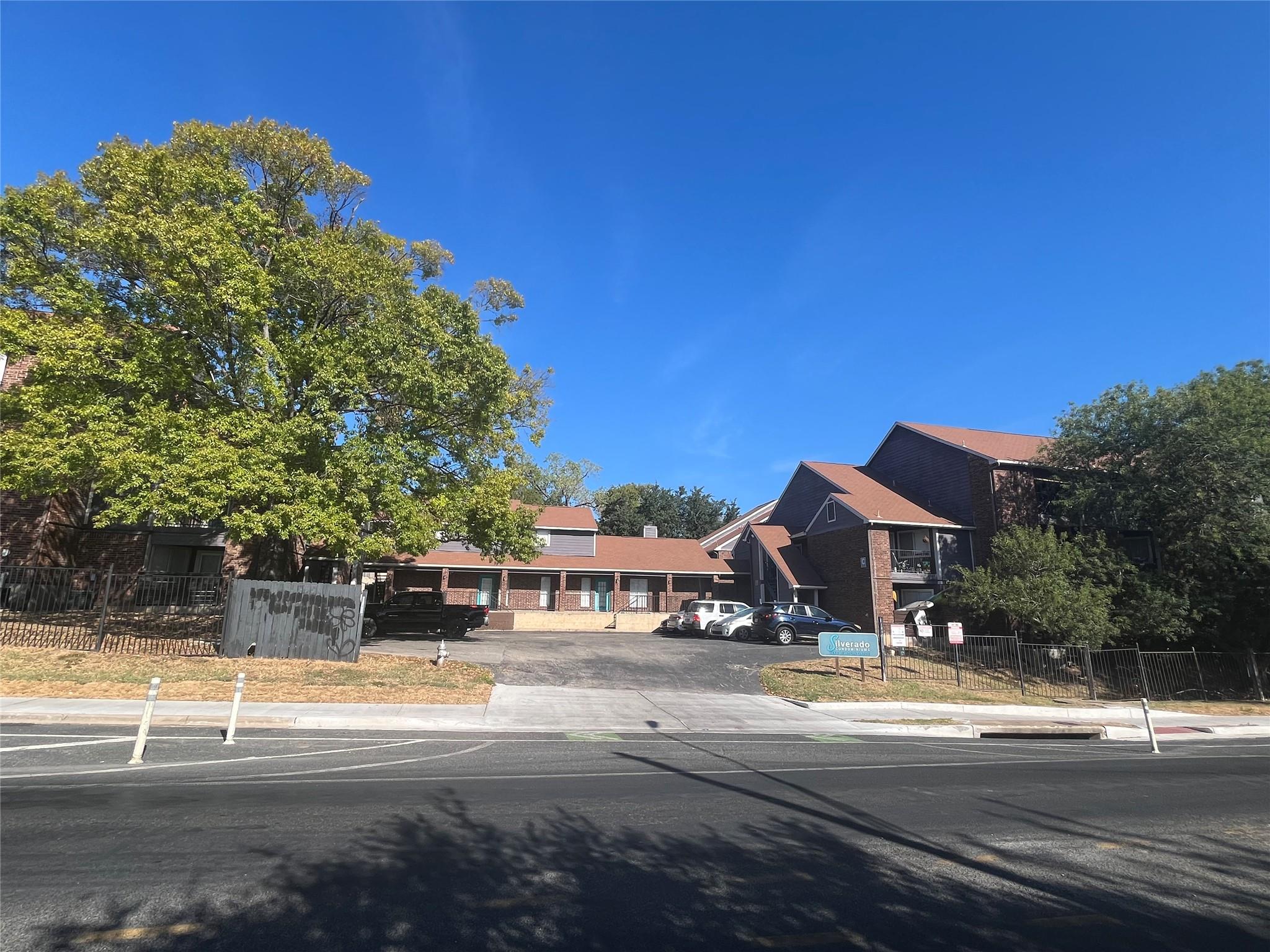 1840 Burton Dr # 184, Austin, TX 78741