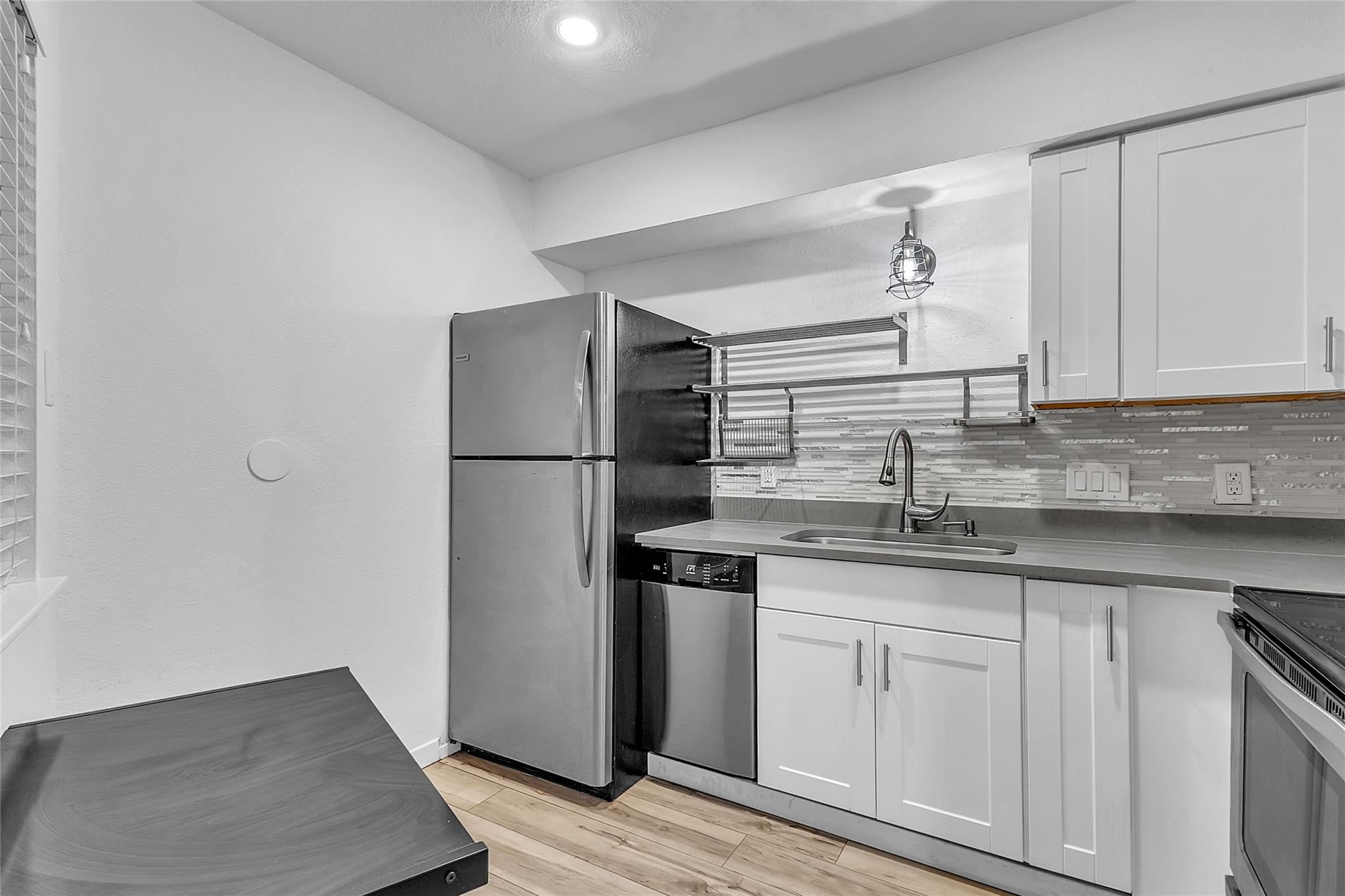 1840 Burton Dr # 184, Austin, TX 78741