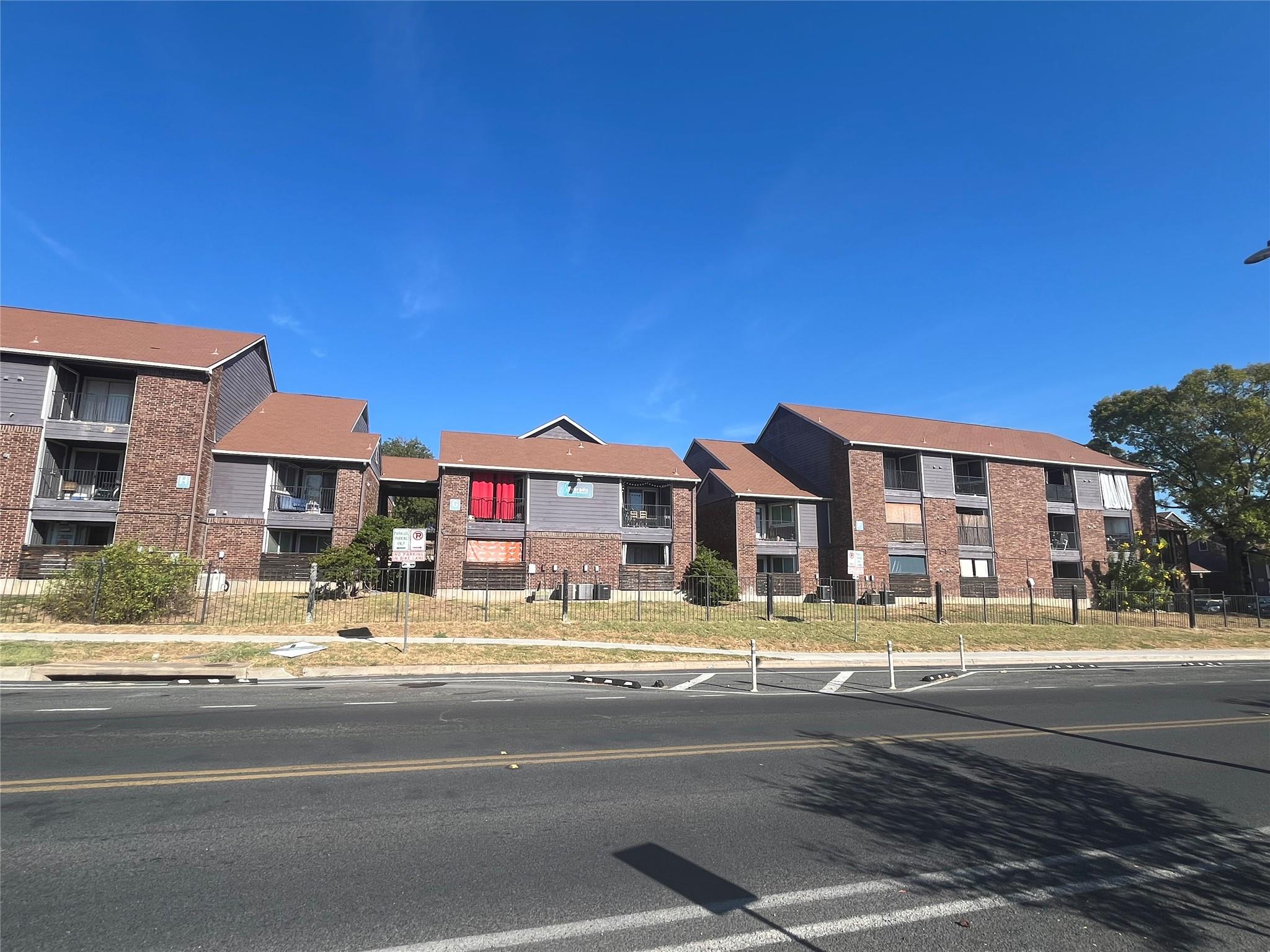 1840 Burton Dr # 184, Austin, TX 78741