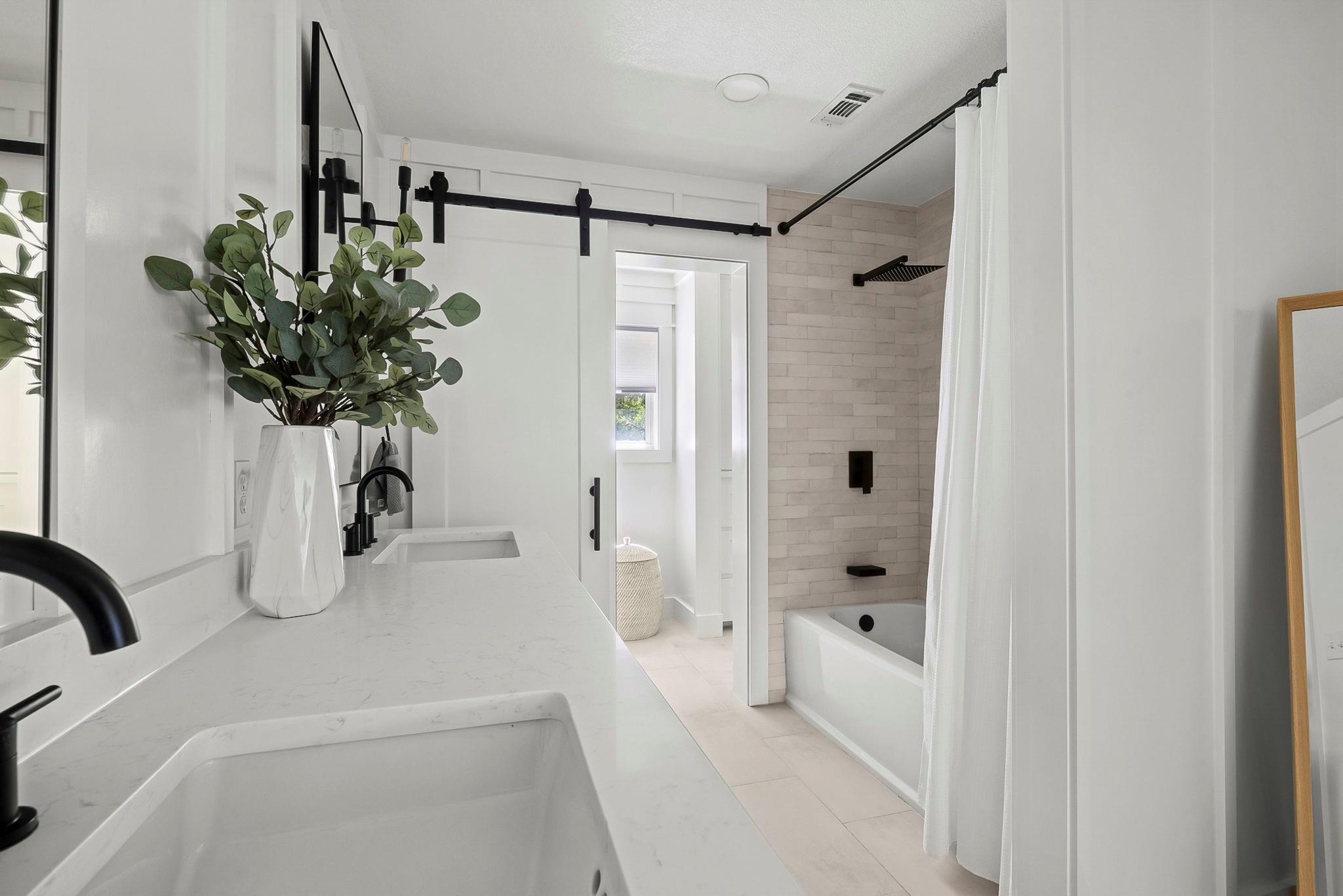 1242 STAGECOACH DR Dr, Canyon Lake, TX 78133