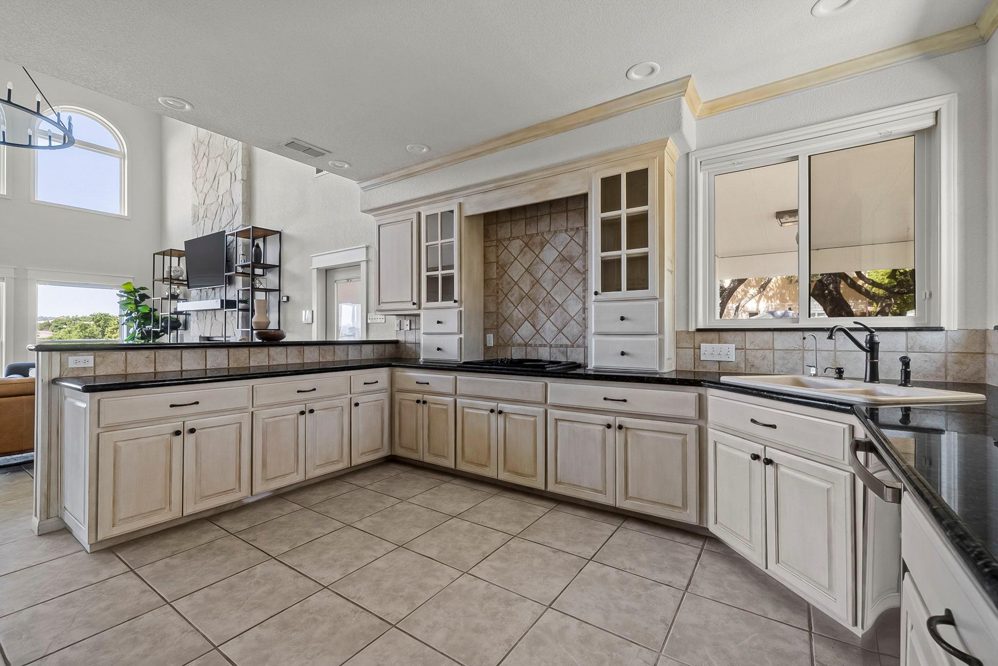 1242 STAGECOACH DR Dr, Canyon Lake, TX 78133