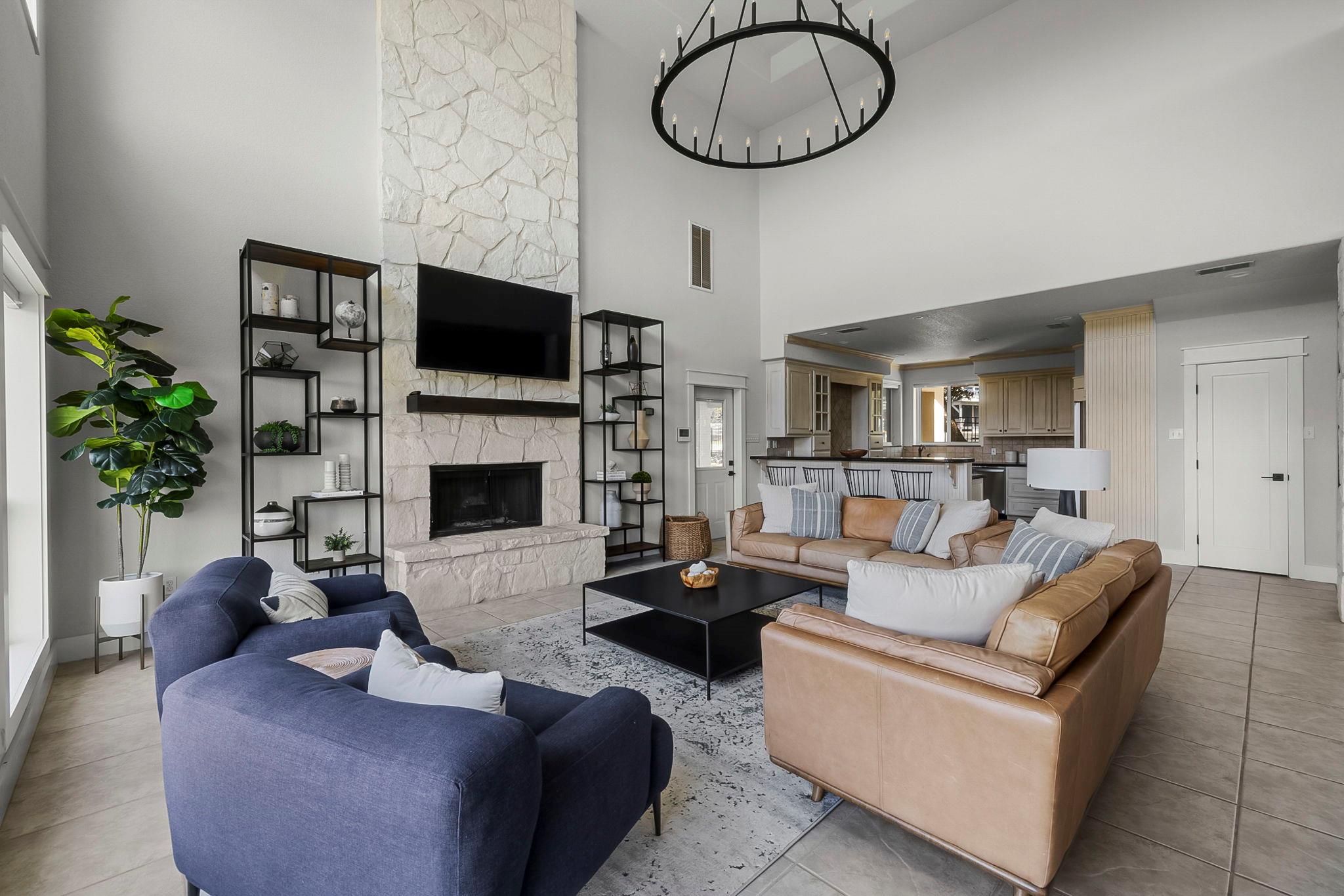 1242 STAGECOACH DR Dr, Canyon Lake, TX 78133