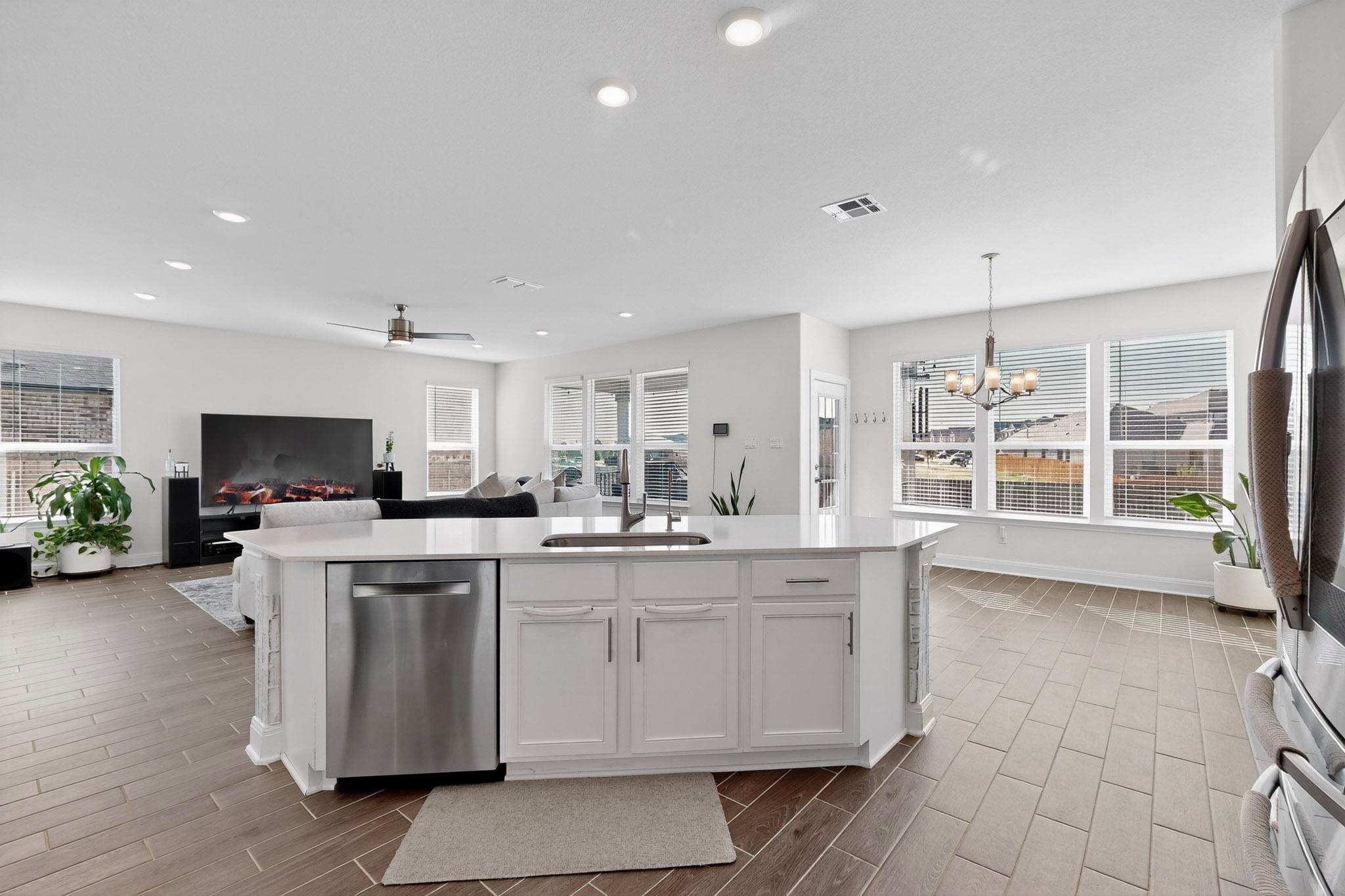 3830 Riardo Dr, Round Rock, TX 78665