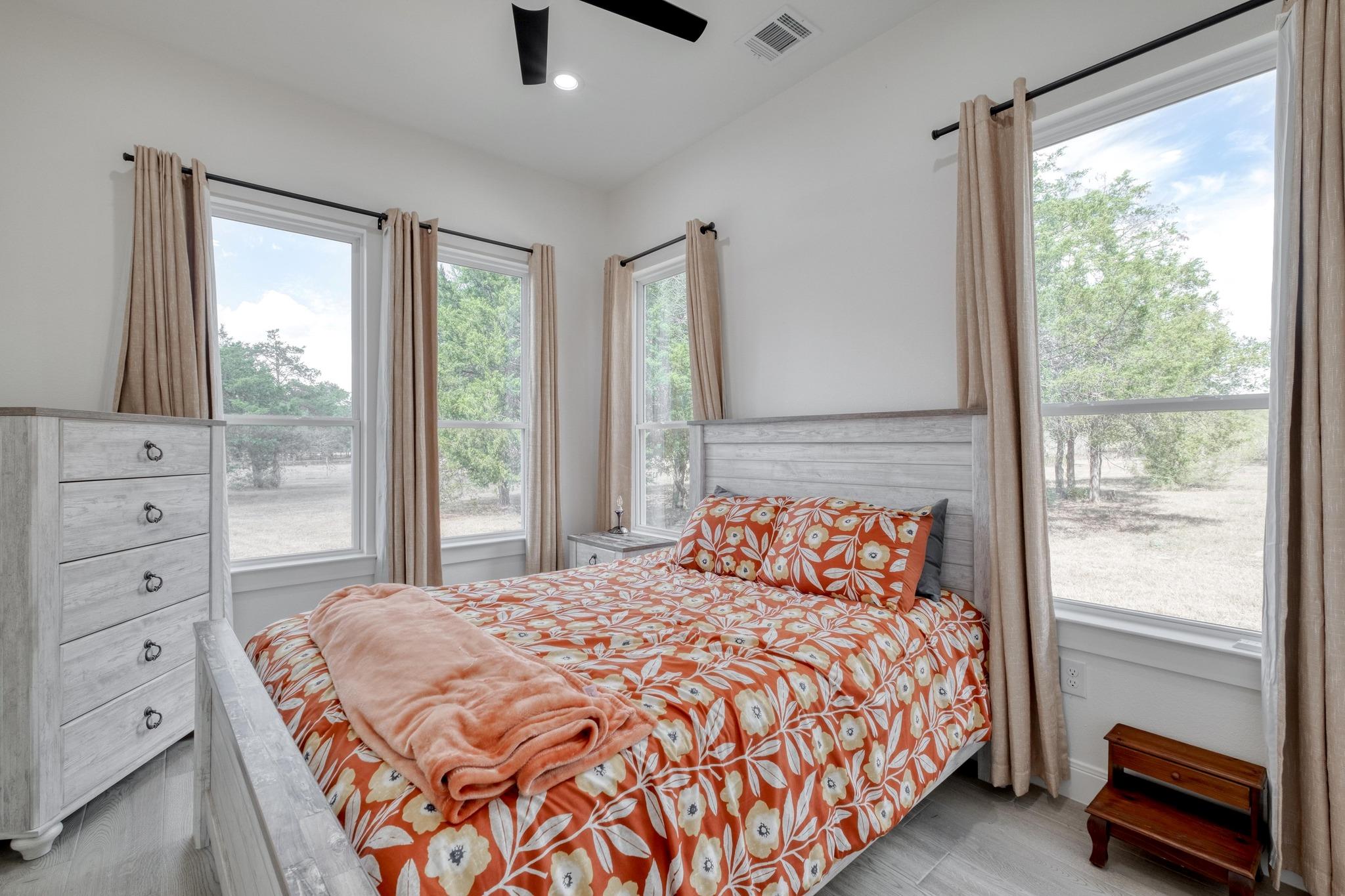 1901 E State Highway 21 # B, Paige, TX 78659