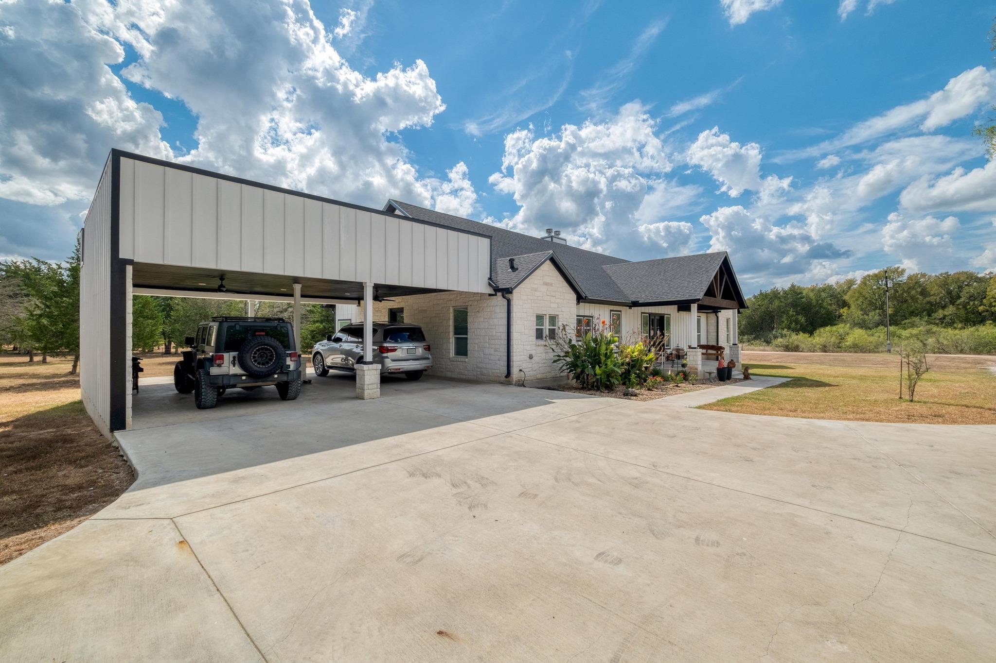 1901 E State Highway 21 # B, Paige, TX 78659