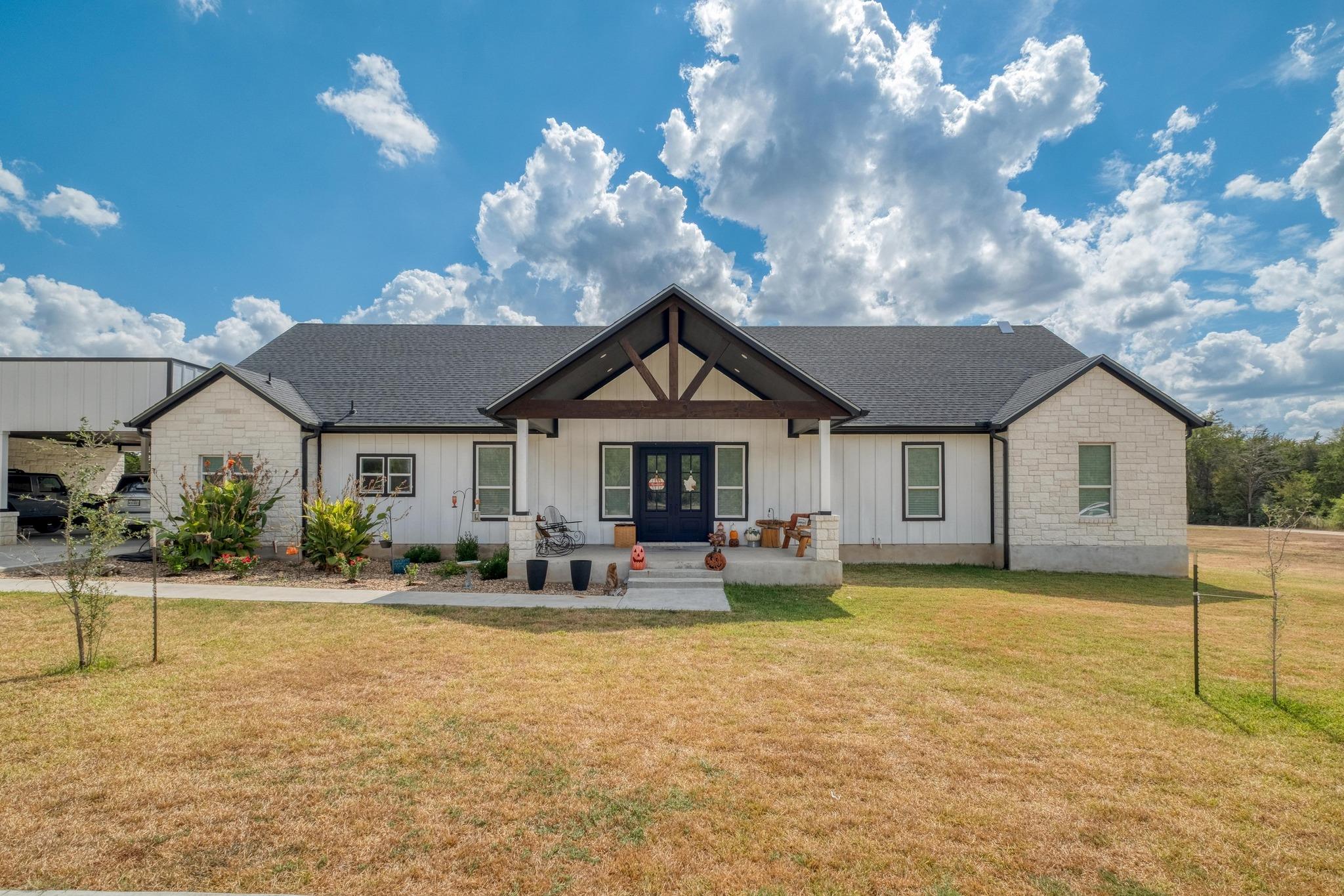 1901 E State Highway 21 # B, Paige, TX 78659