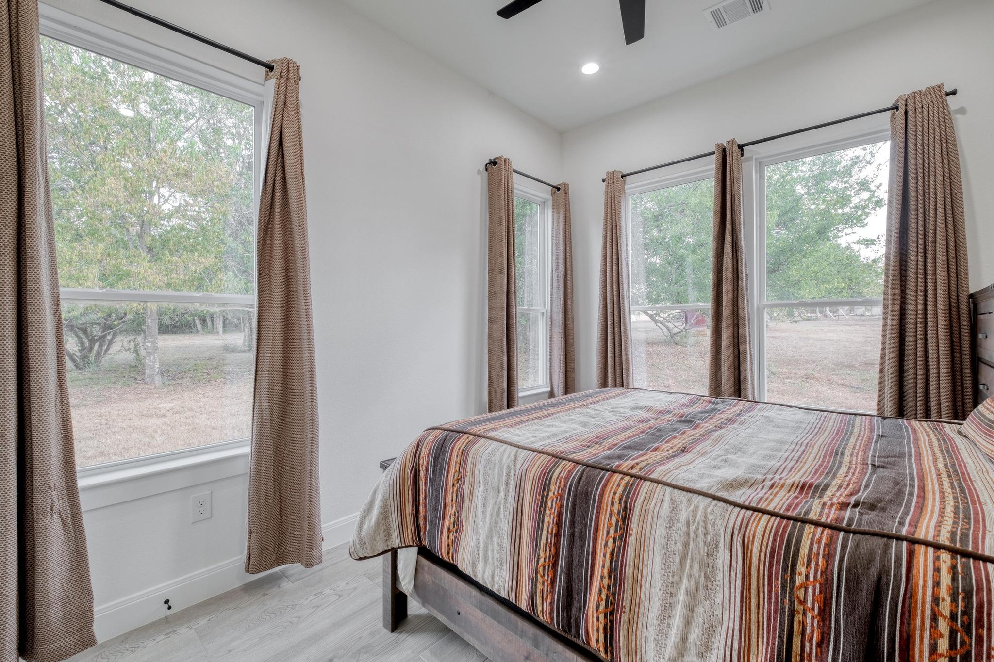 1901 E State Highway 21 # B, Paige, TX 78659