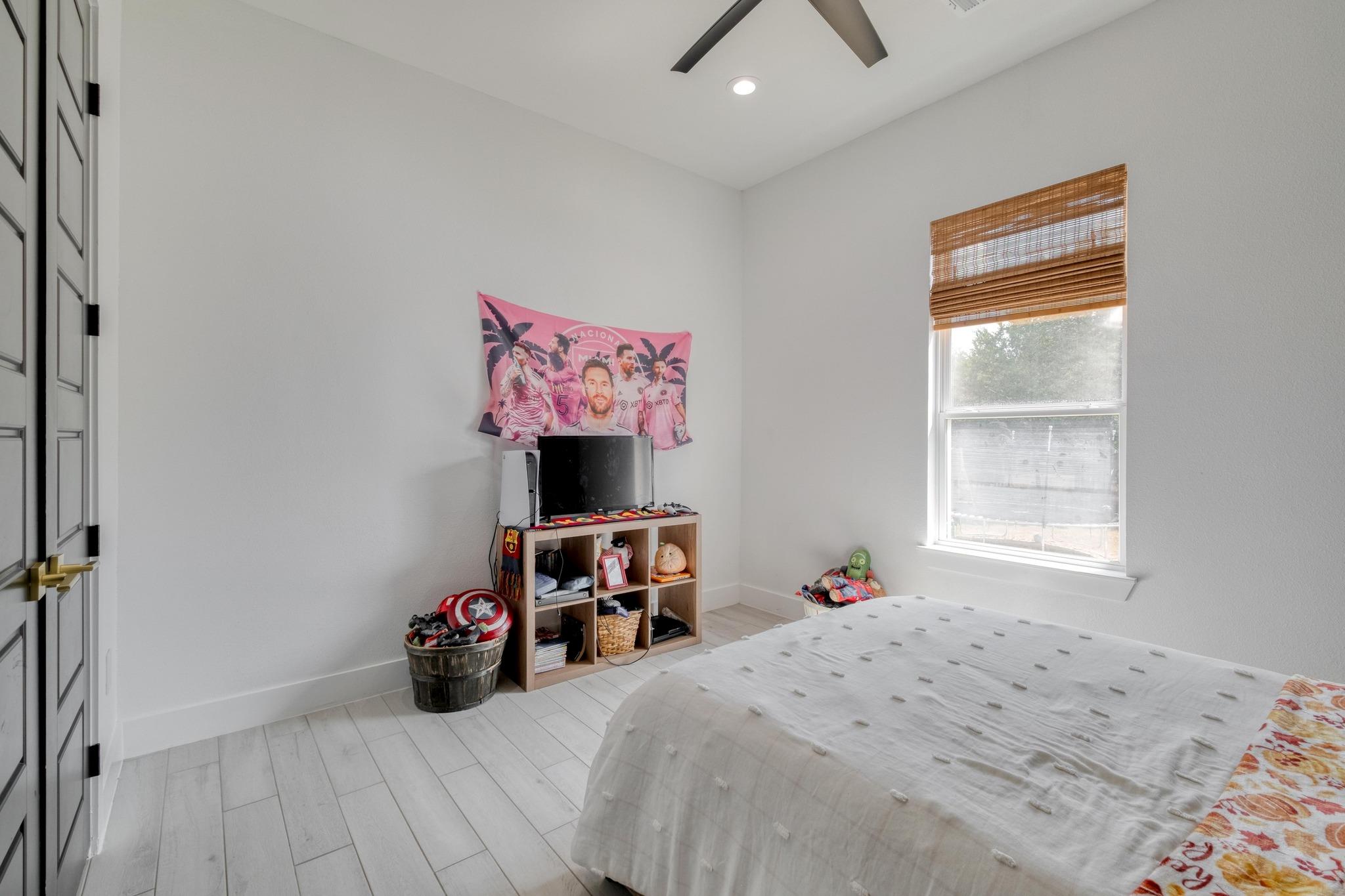 1901 E State Highway 21 # B, Paige, TX 78659