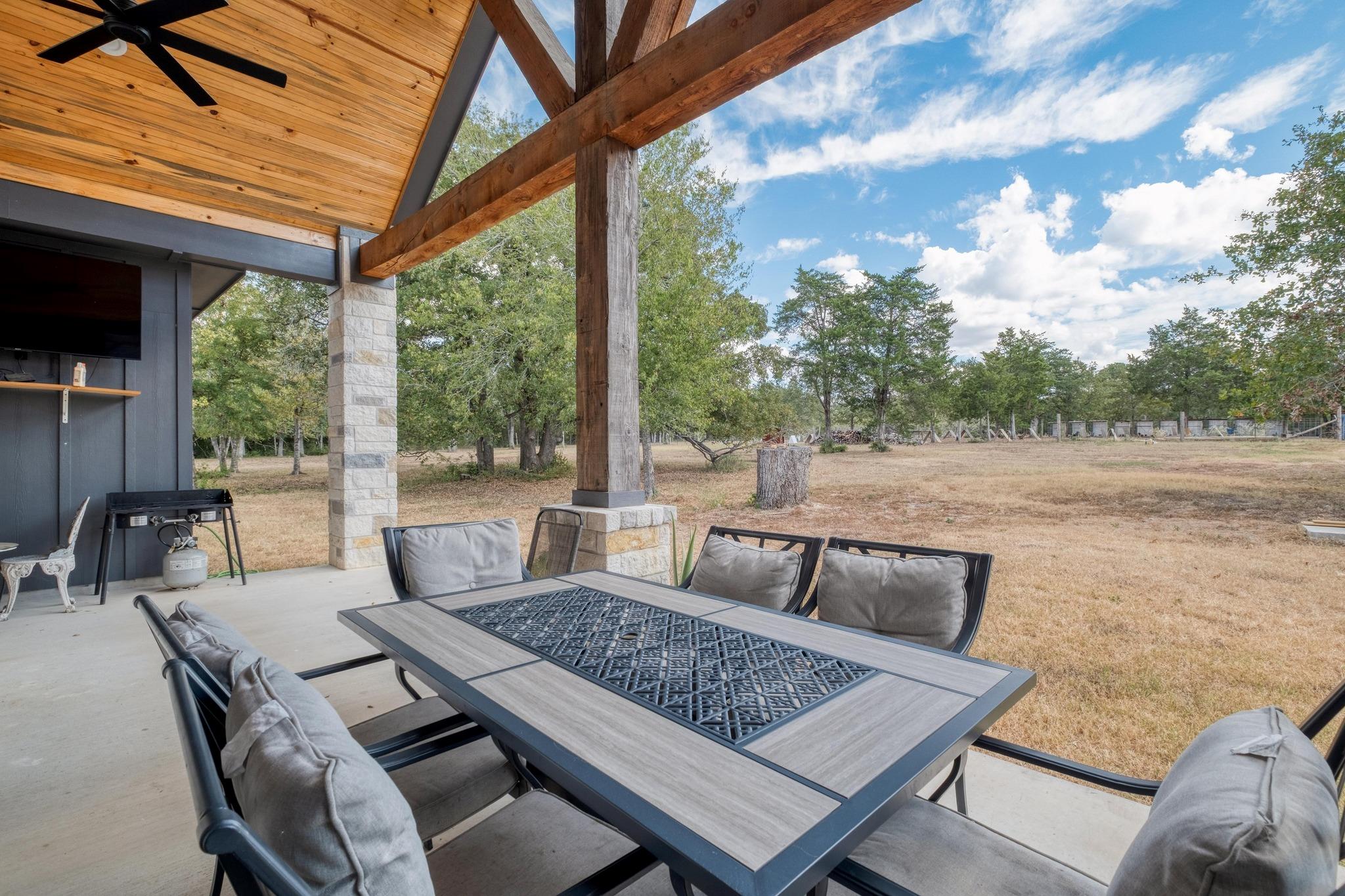 1901 E State Highway 21 # B, Paige, TX 78659