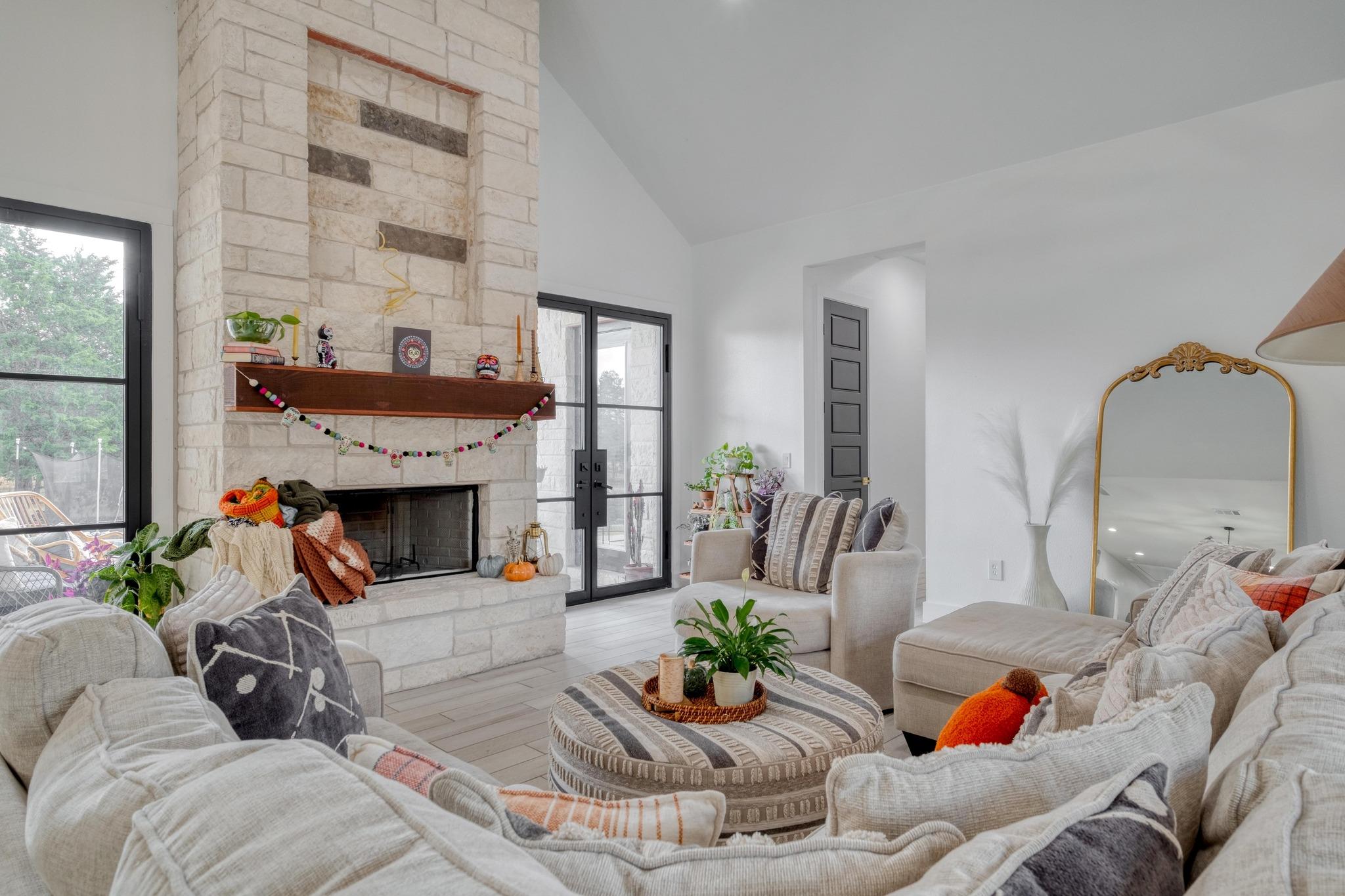 1901 E State Highway 21 # B, Paige, TX 78659