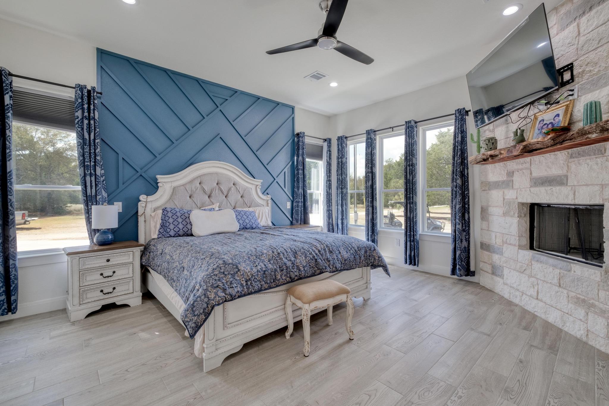 1901 E State Highway 21 # B, Paige, TX 78659