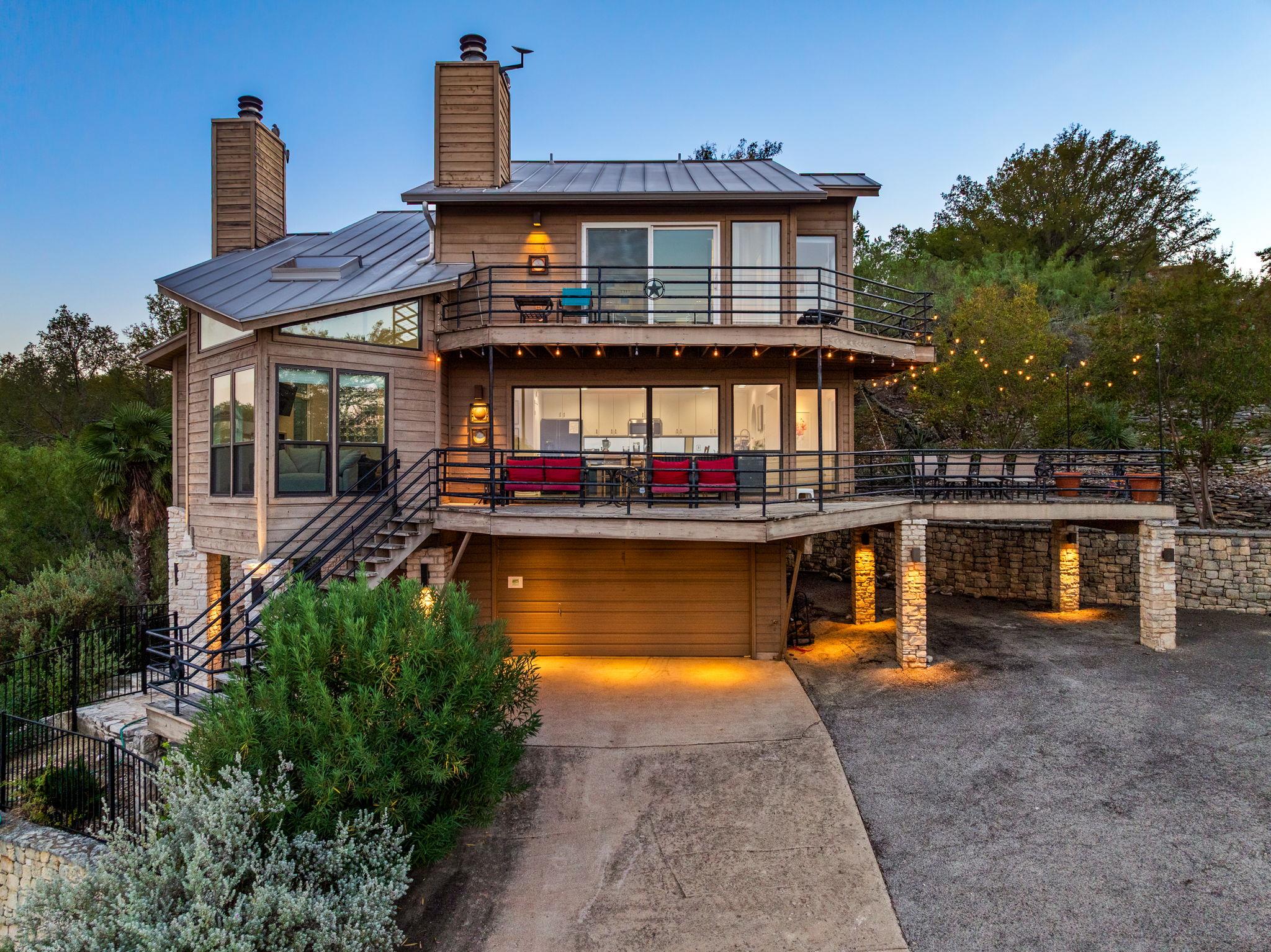 723 Coventry Rd, Spicewood, TX 78669