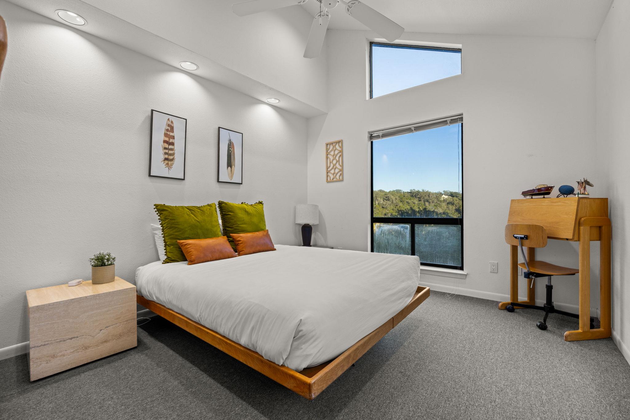 723 Coventry Rd, Spicewood, TX 78669