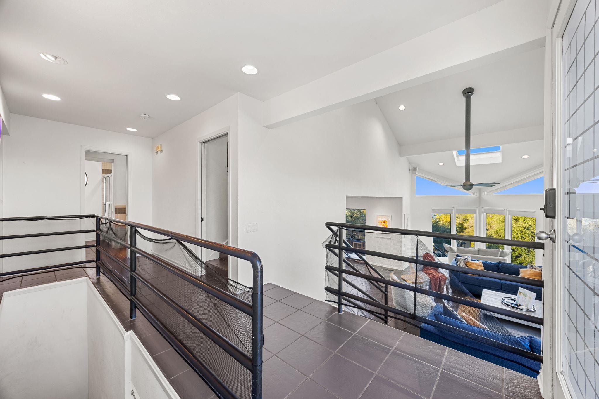 723 Coventry Rd, Spicewood, TX 78669