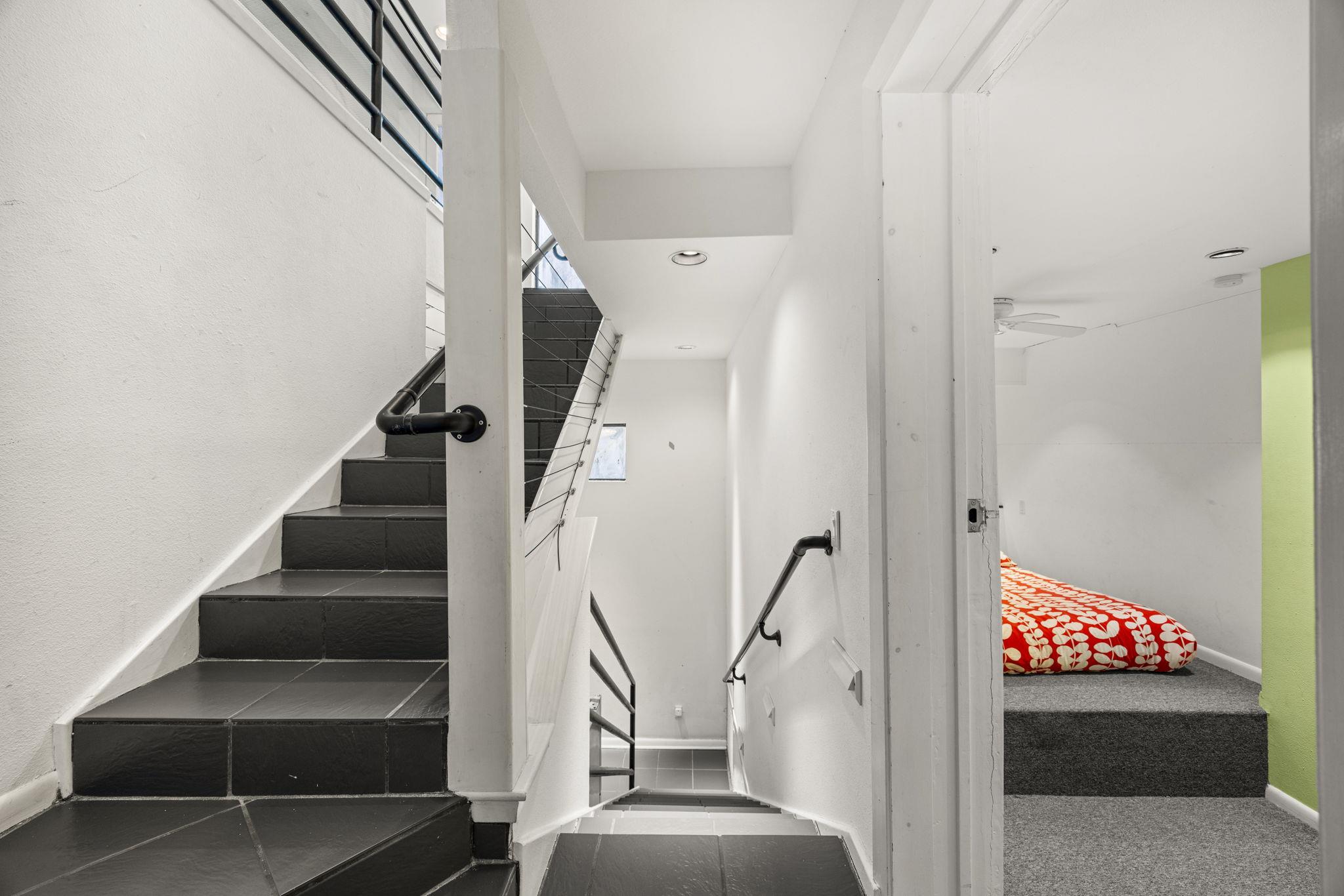 723 Coventry Rd, Spicewood, TX 78669