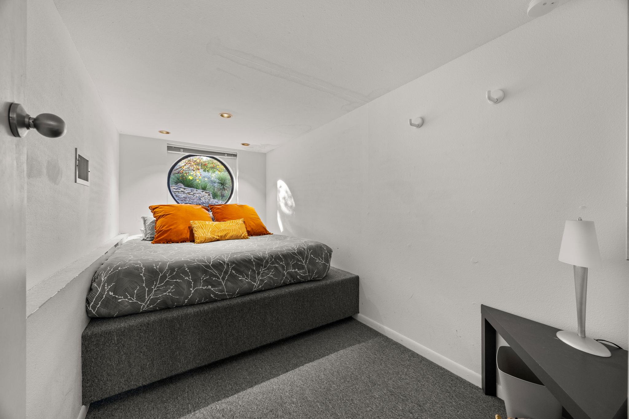 723 Coventry Rd, Spicewood, TX 78669