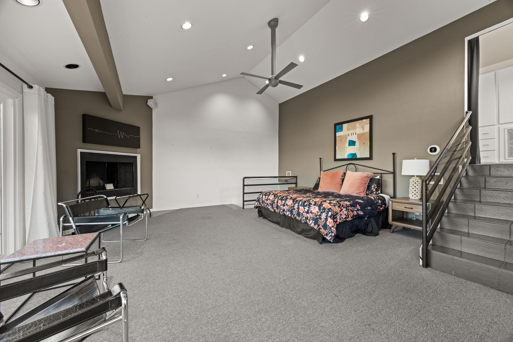 723 Coventry Rd, Spicewood, TX 78669