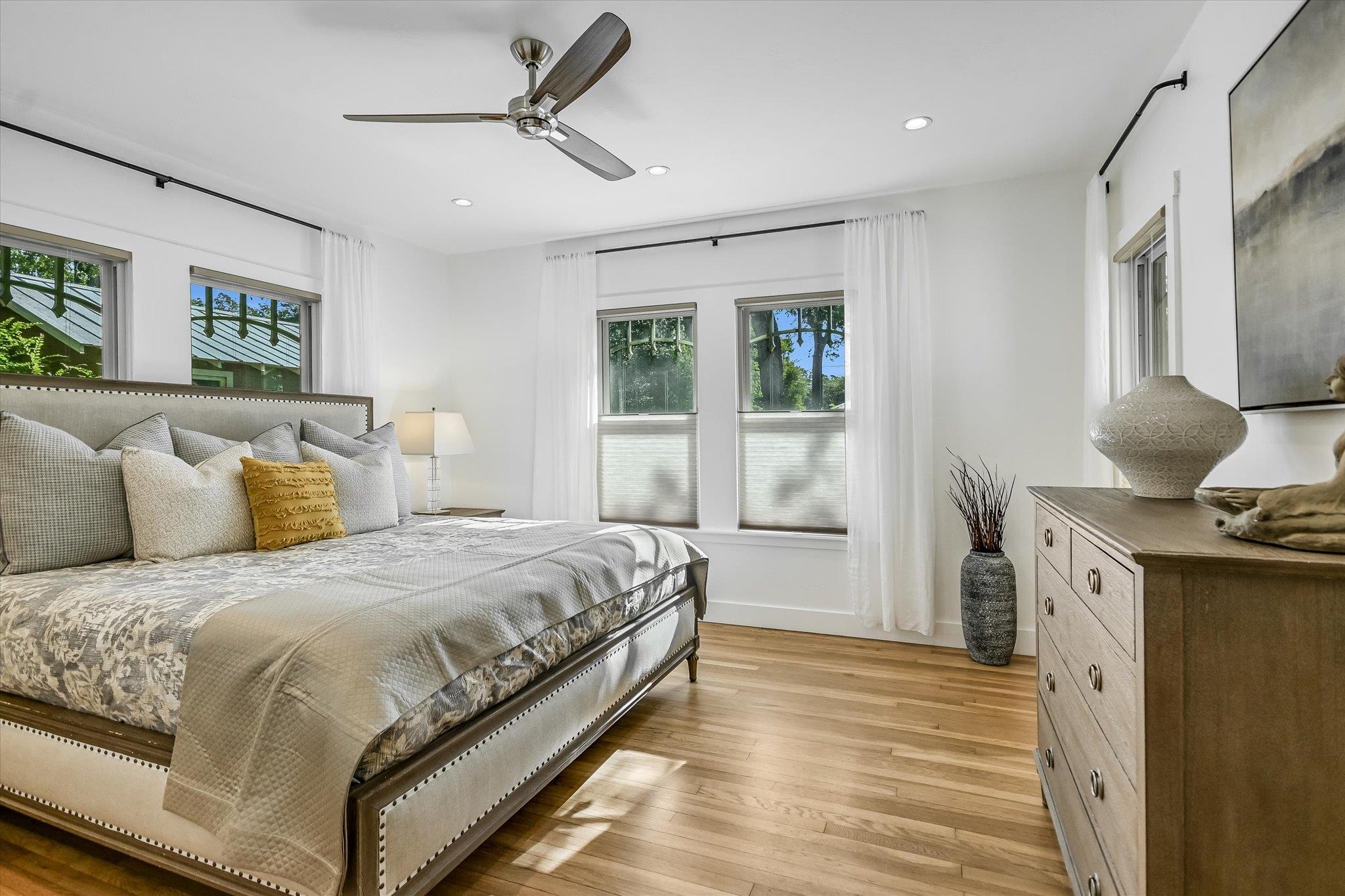 106 E 35th St, Austin, TX 78705