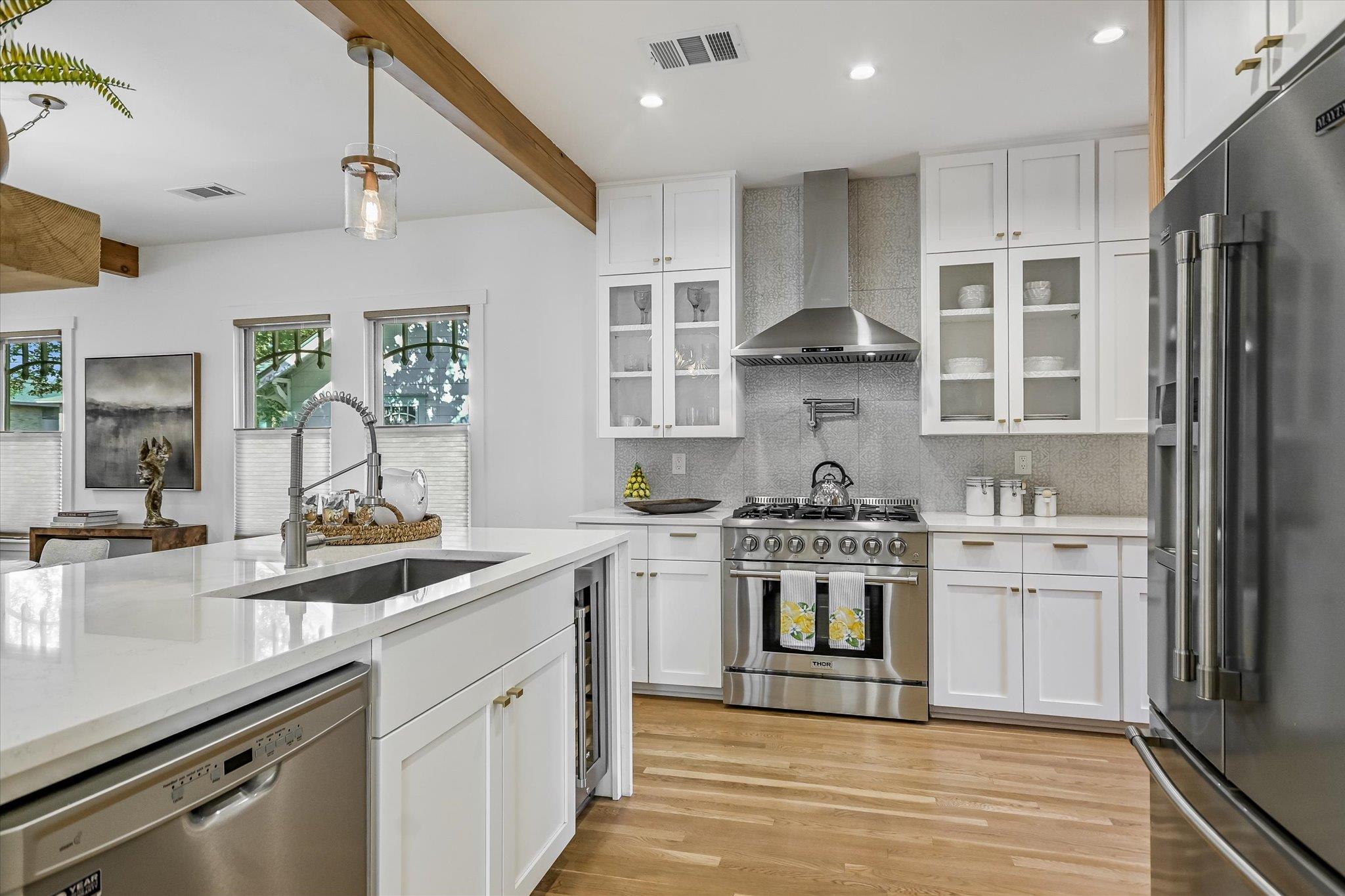 106 E 35th St, Austin, TX 78705