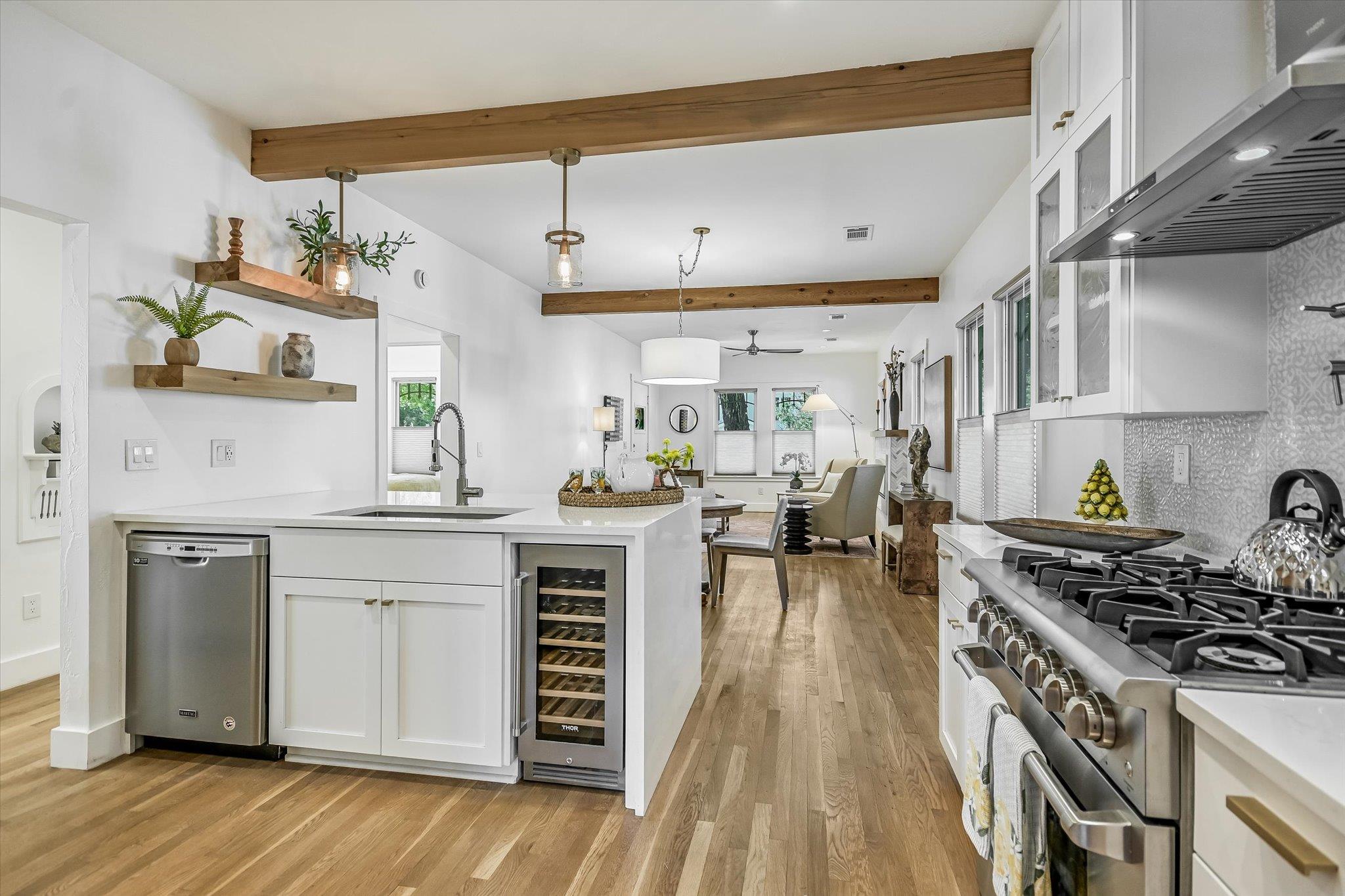 106 E 35th St, Austin, TX 78705