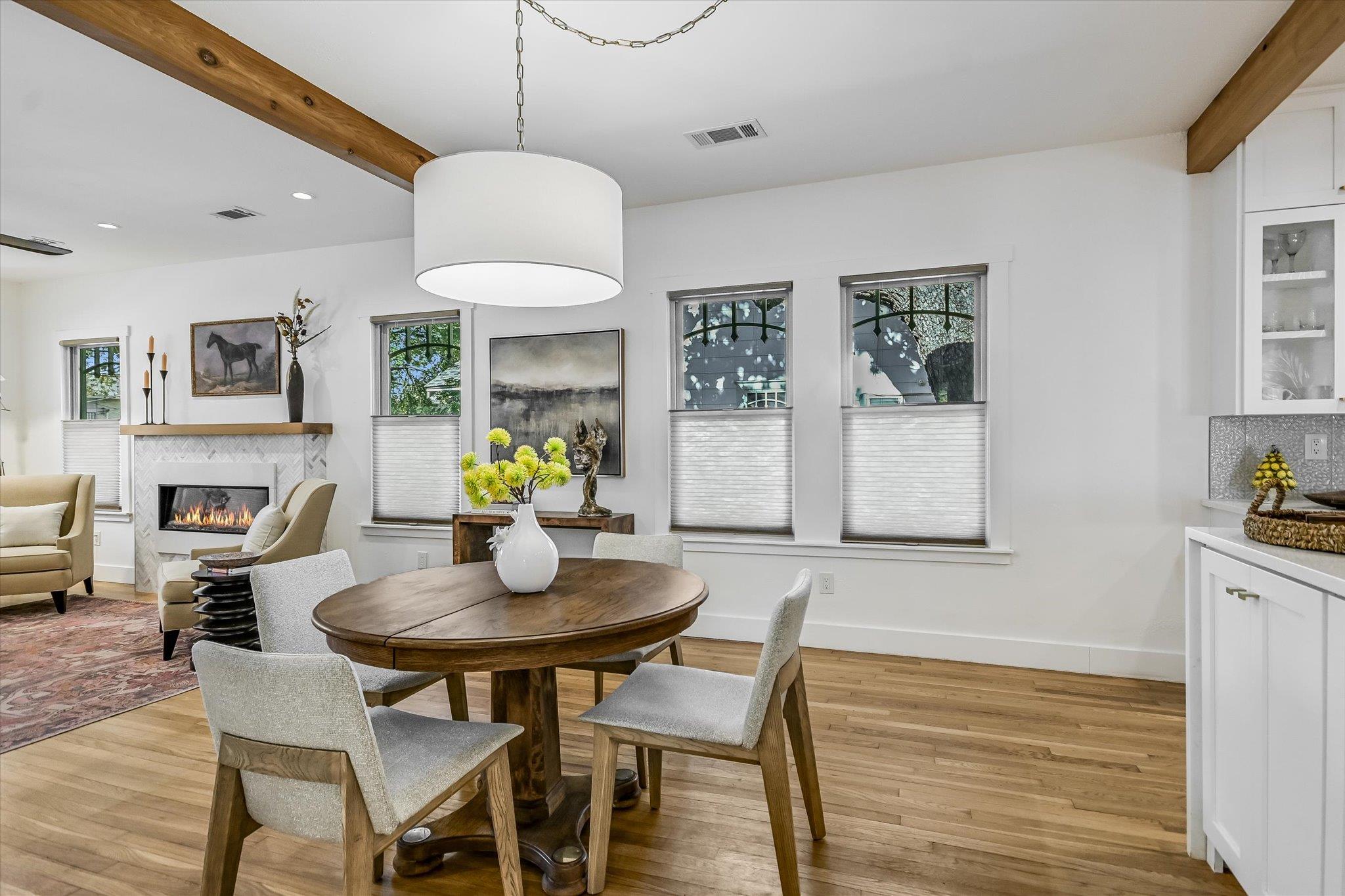 106 E 35th St, Austin, TX 78705