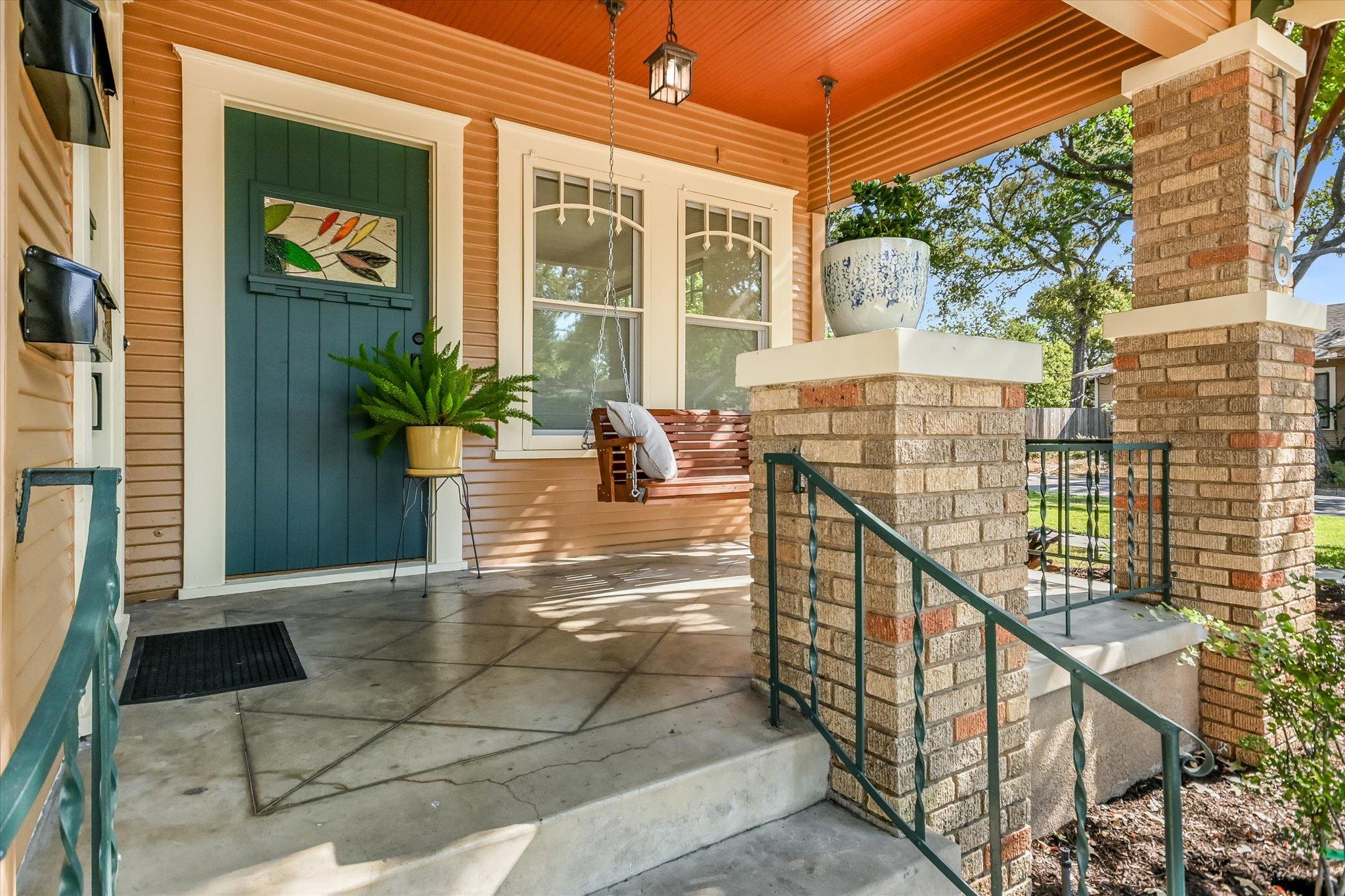 106 E 35th St, Austin, TX 78705