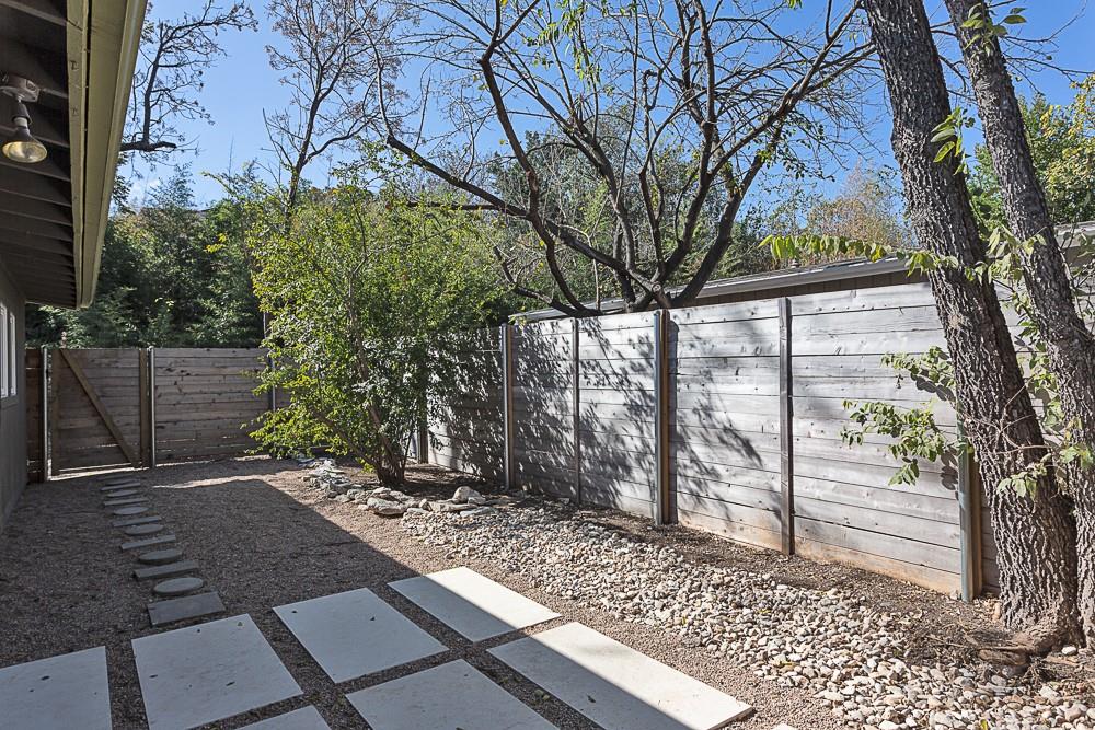 1119 Mariposa Dr # B, Austin, TX 78704