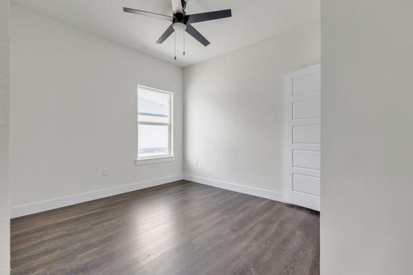 152 Lavanda Ln, Dale, TX 78616