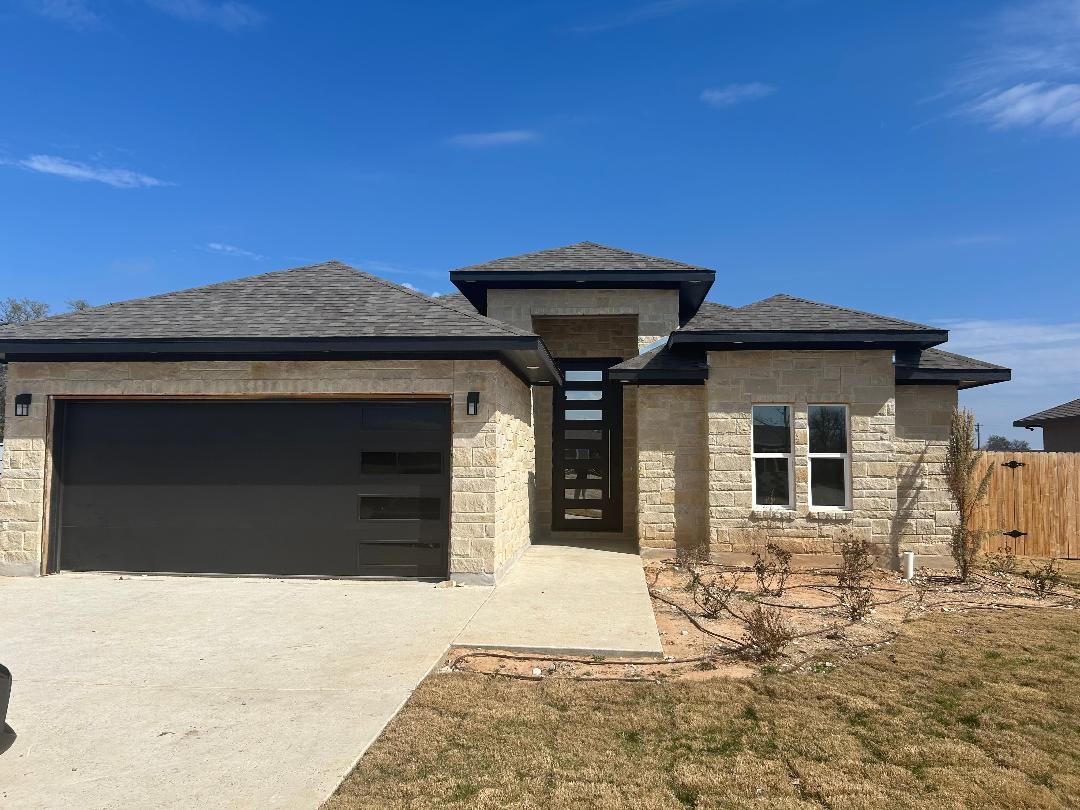 152 Lavanda Ln, Dale, TX 78616