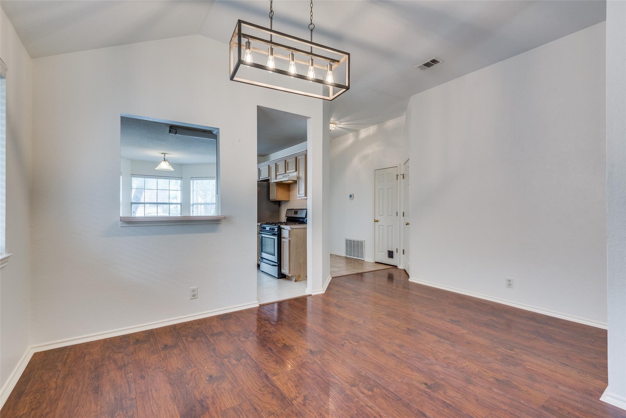 1723 Rosenborough Ln S, Round Rock, TX 78665