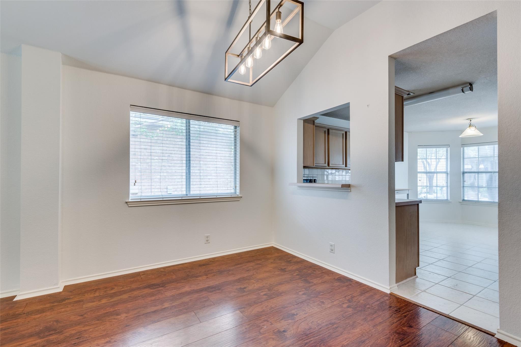 1723 Rosenborough Ln S, Round Rock, TX 78665