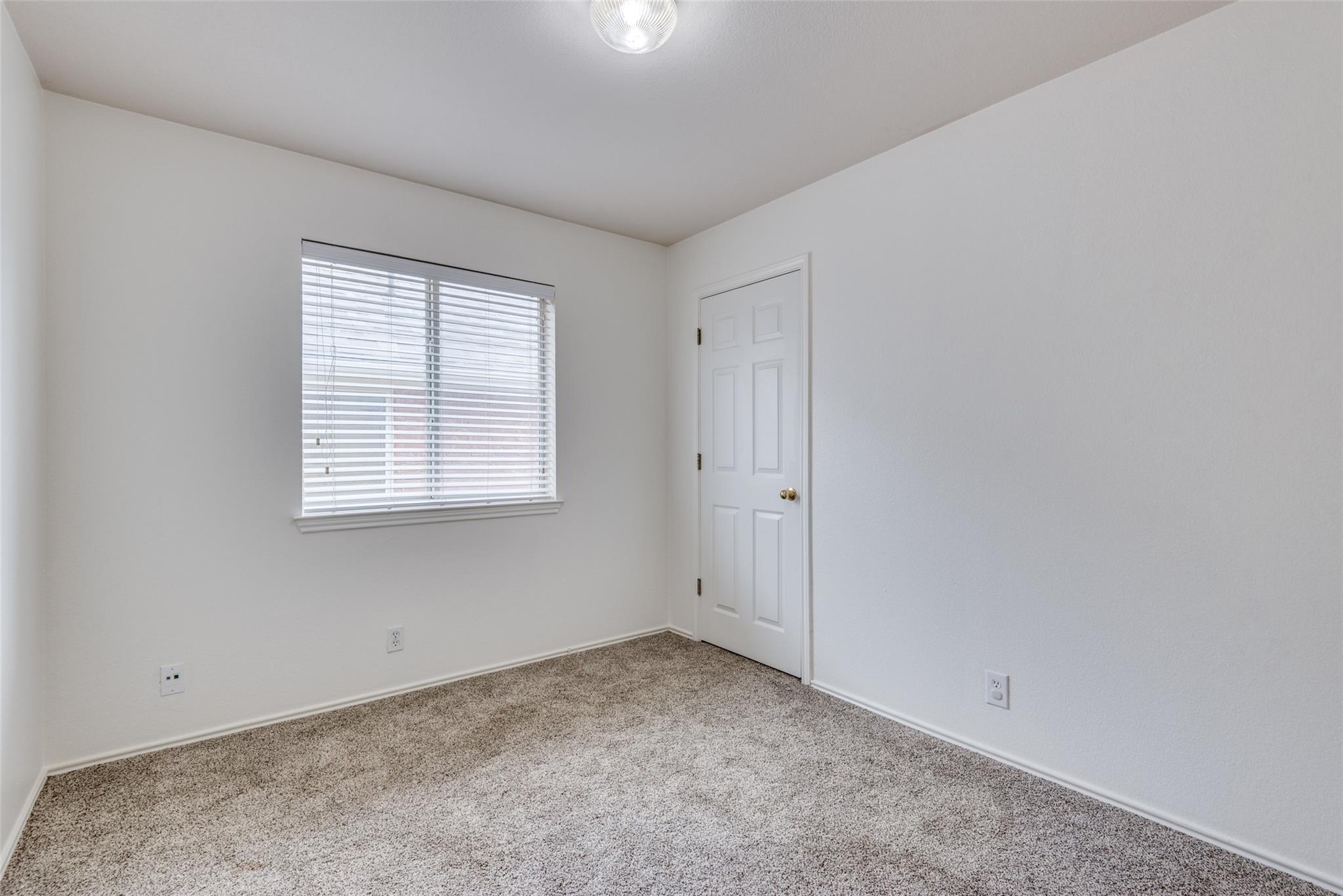 1723 Rosenborough Ln S, Round Rock, TX 78665