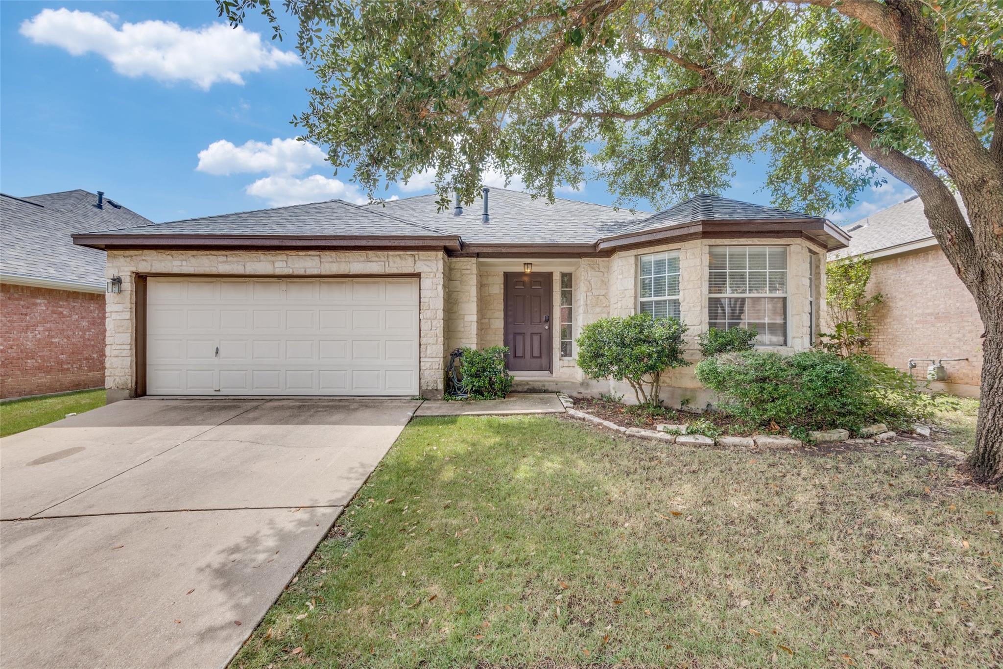 1723 Rosenborough Ln S, Round Rock, TX 78665