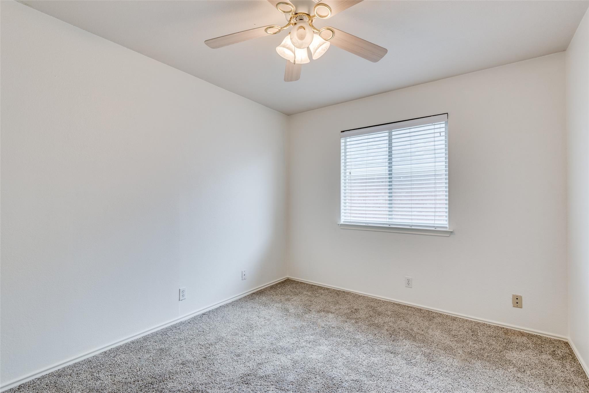 1723 Rosenborough Ln S, Round Rock, TX 78665