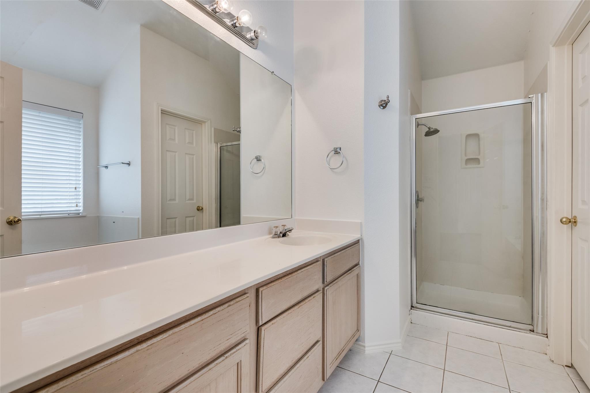 1723 Rosenborough Ln S, Round Rock, TX 78665